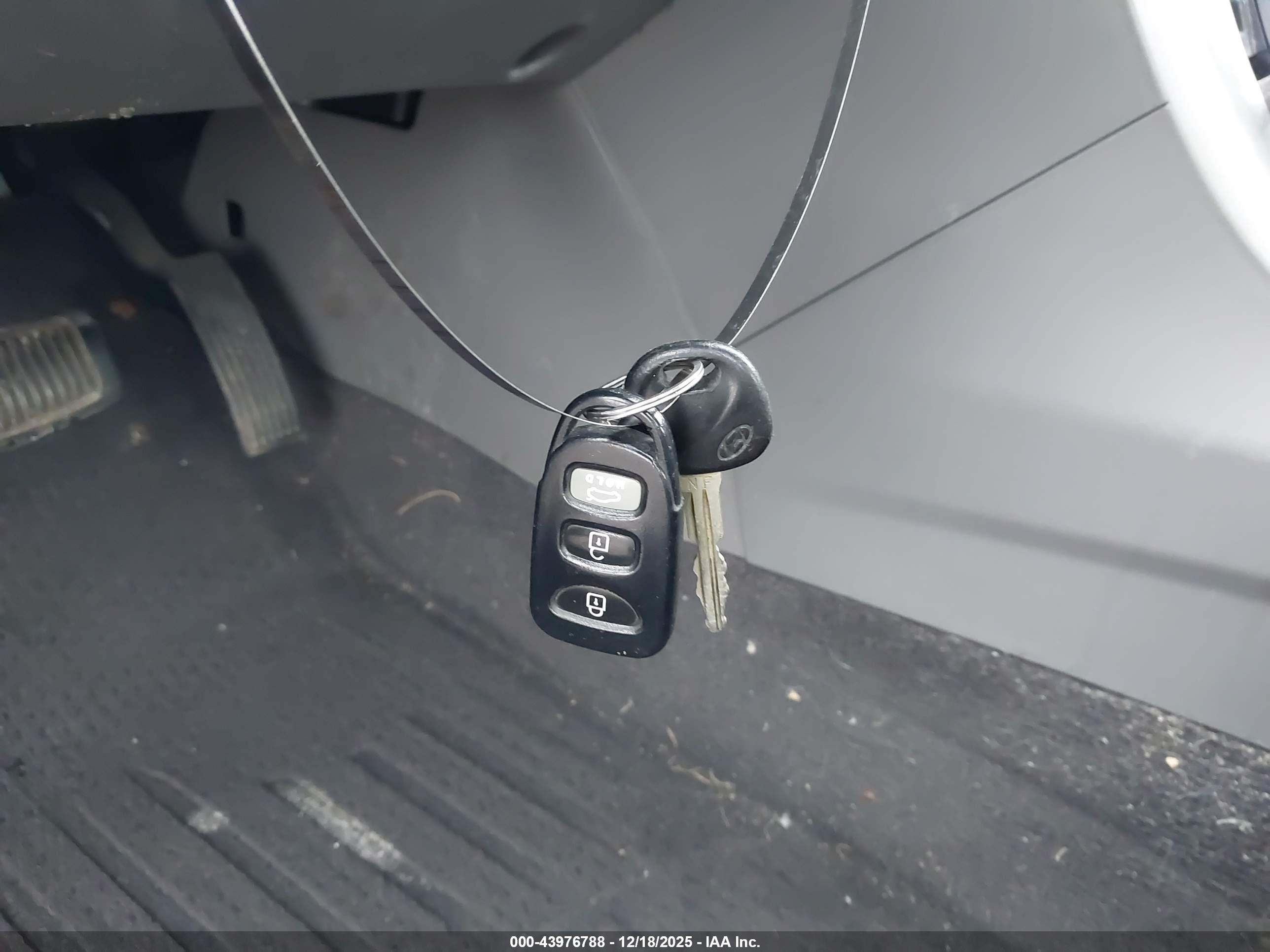 HYUNDAI SONATA image 11