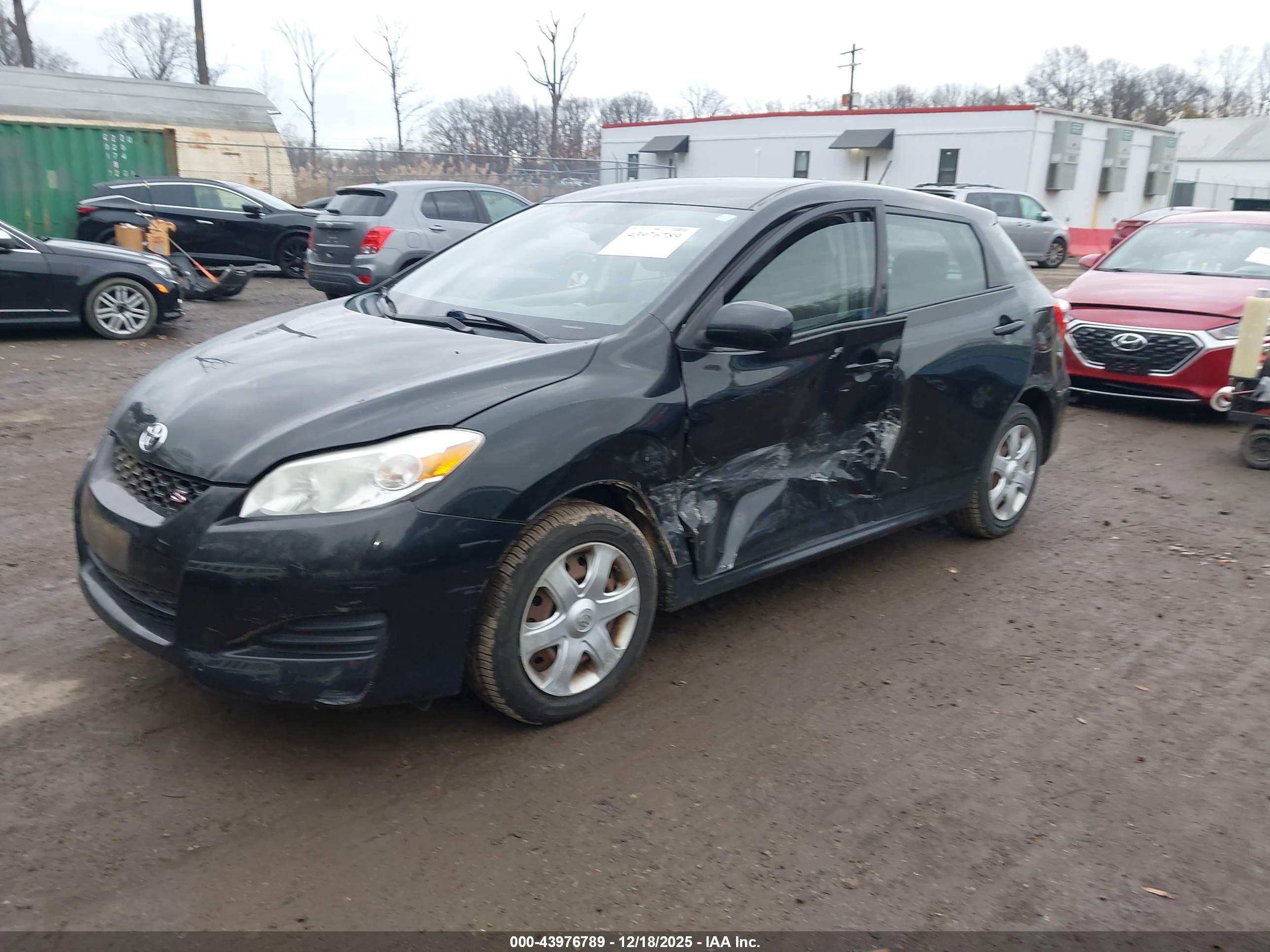 TOYOTA MATRIX image 2
