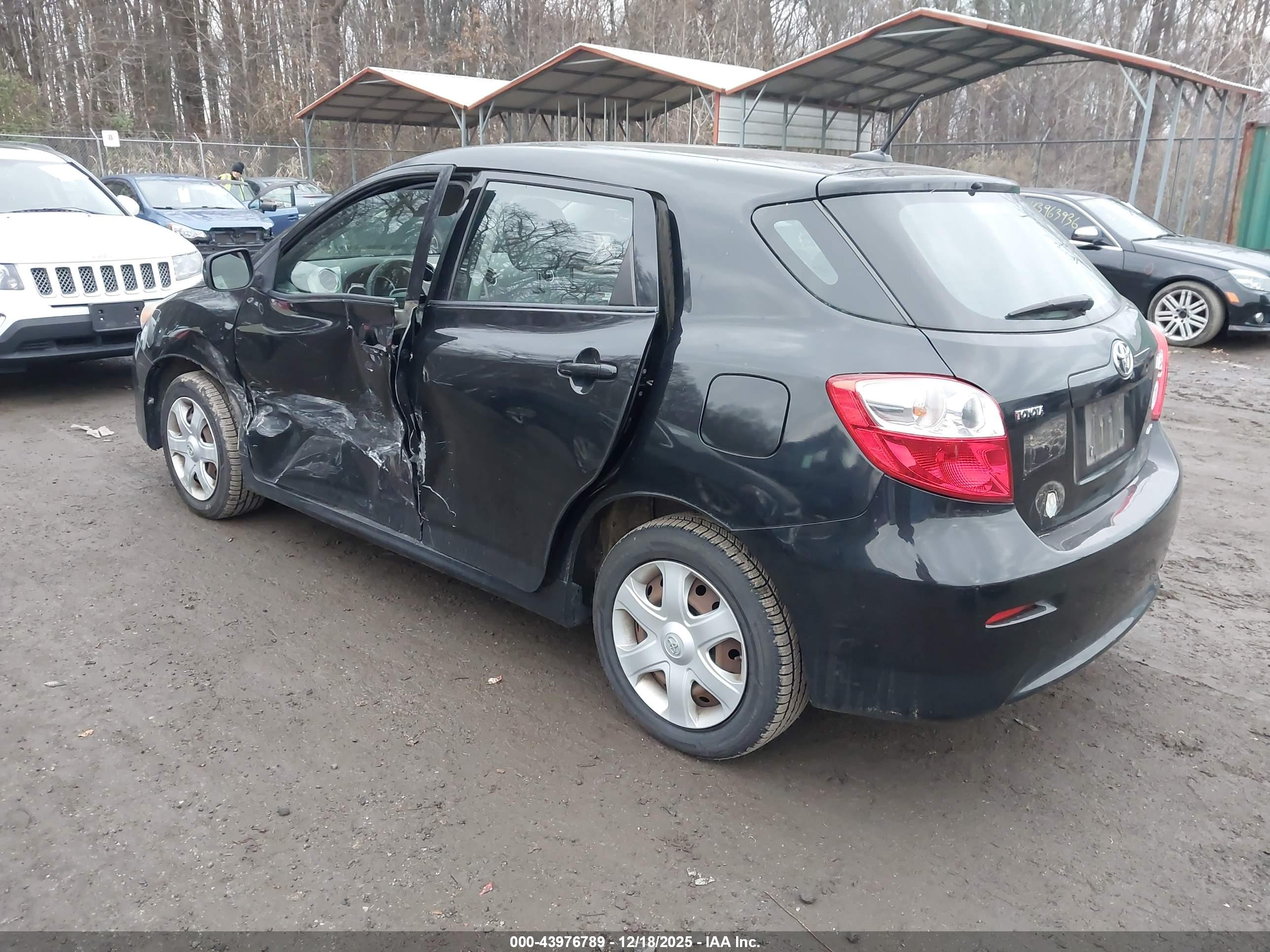 TOYOTA MATRIX image 3