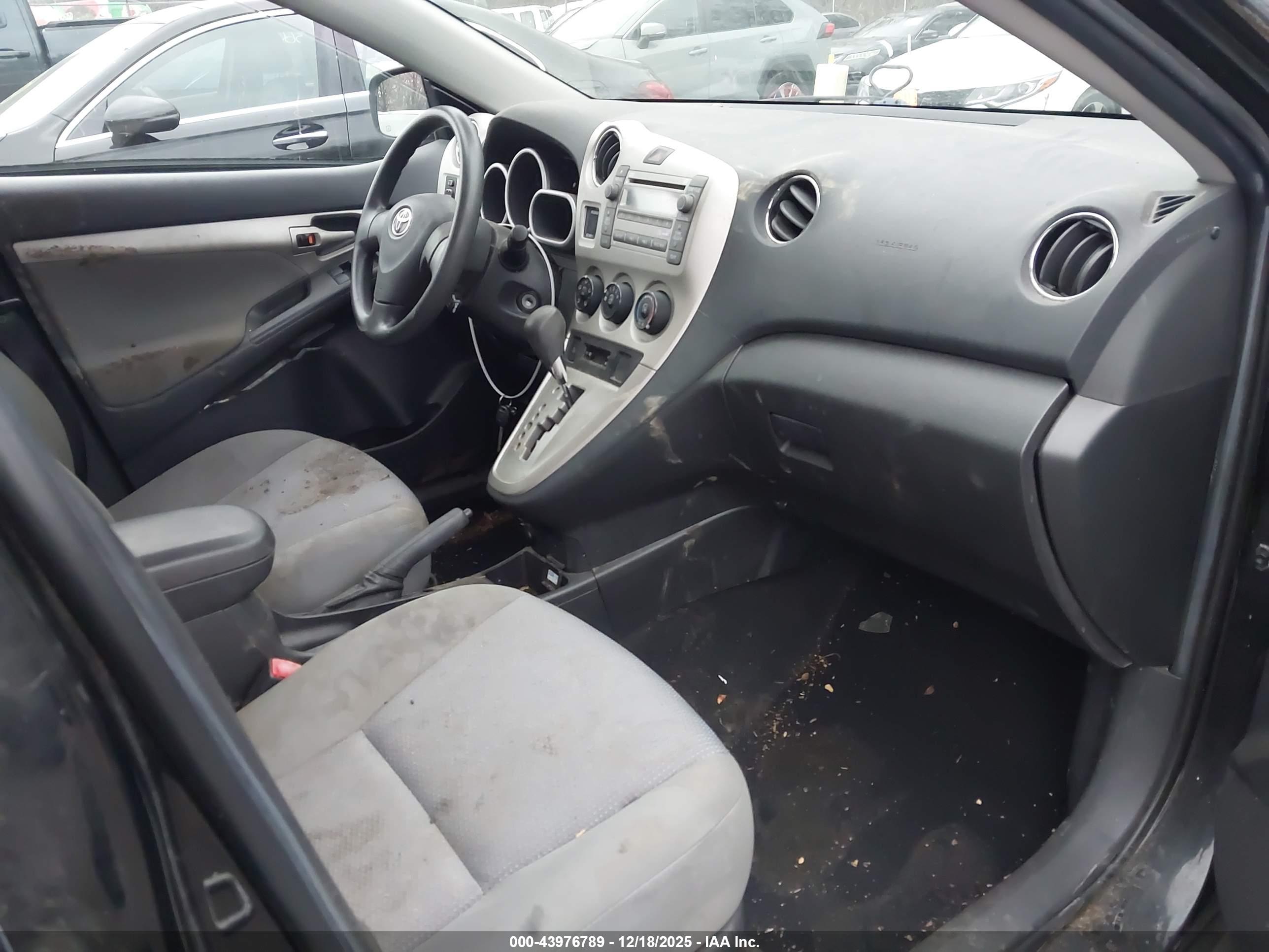 TOYOTA MATRIX image 5