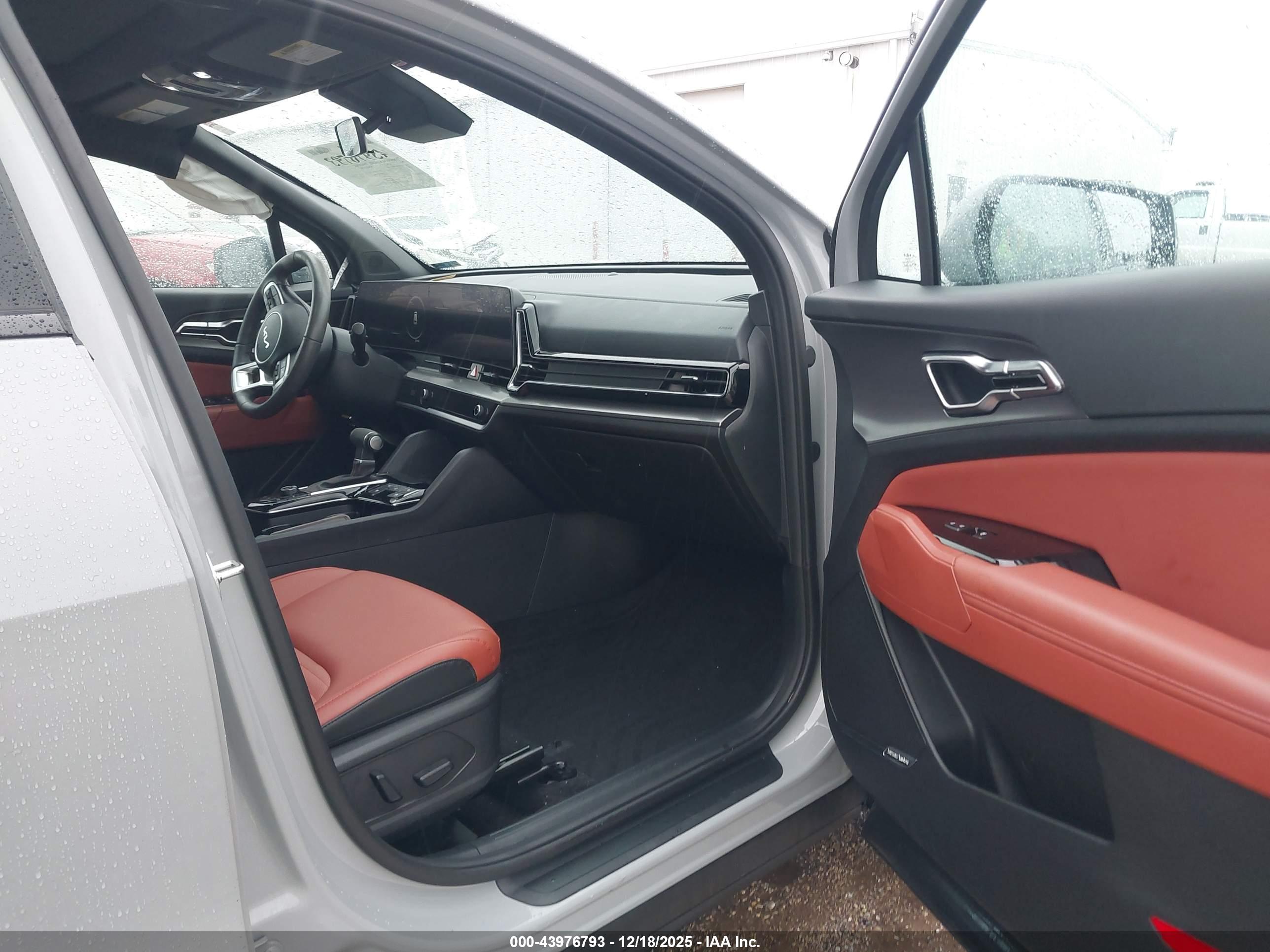 KIA SPORTAGE image 5