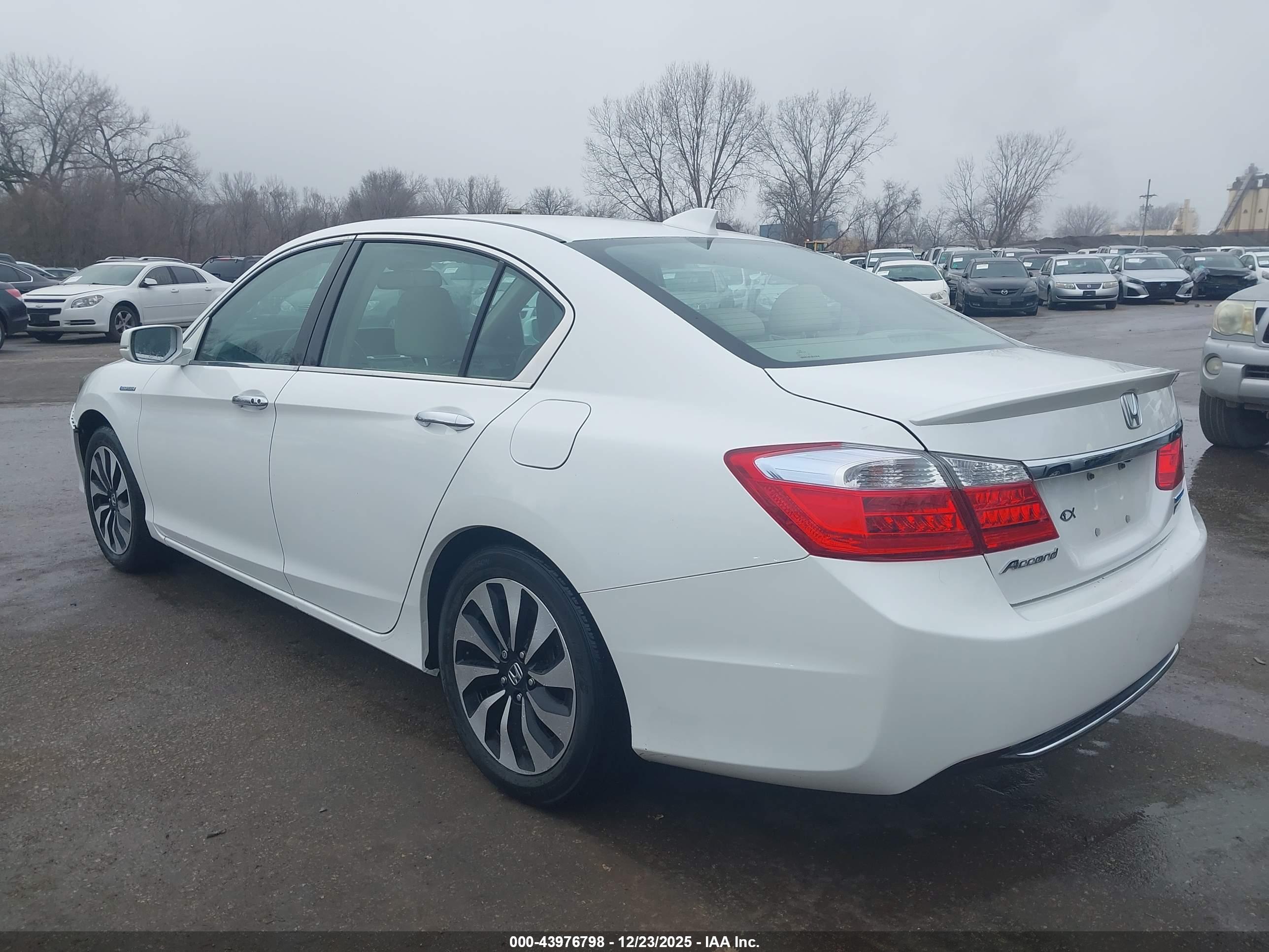 HONDA ACCORD image 3