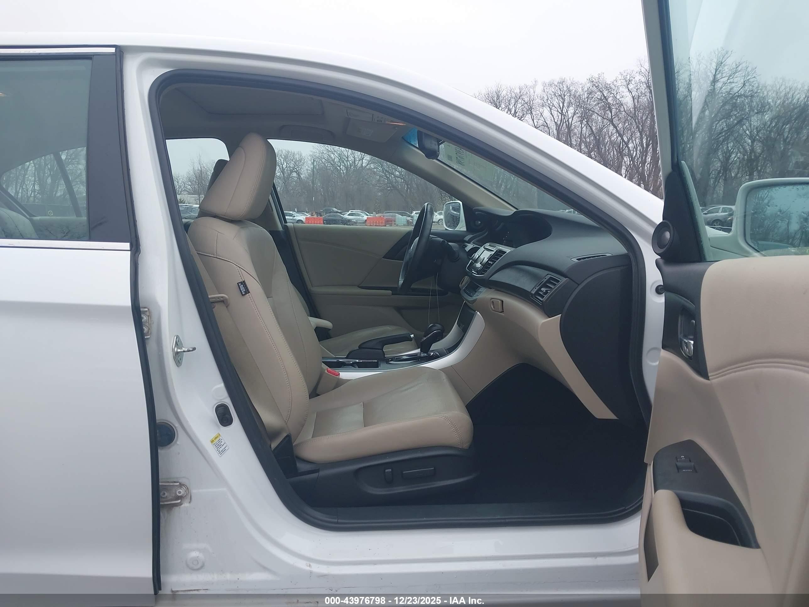 HONDA ACCORD image 5