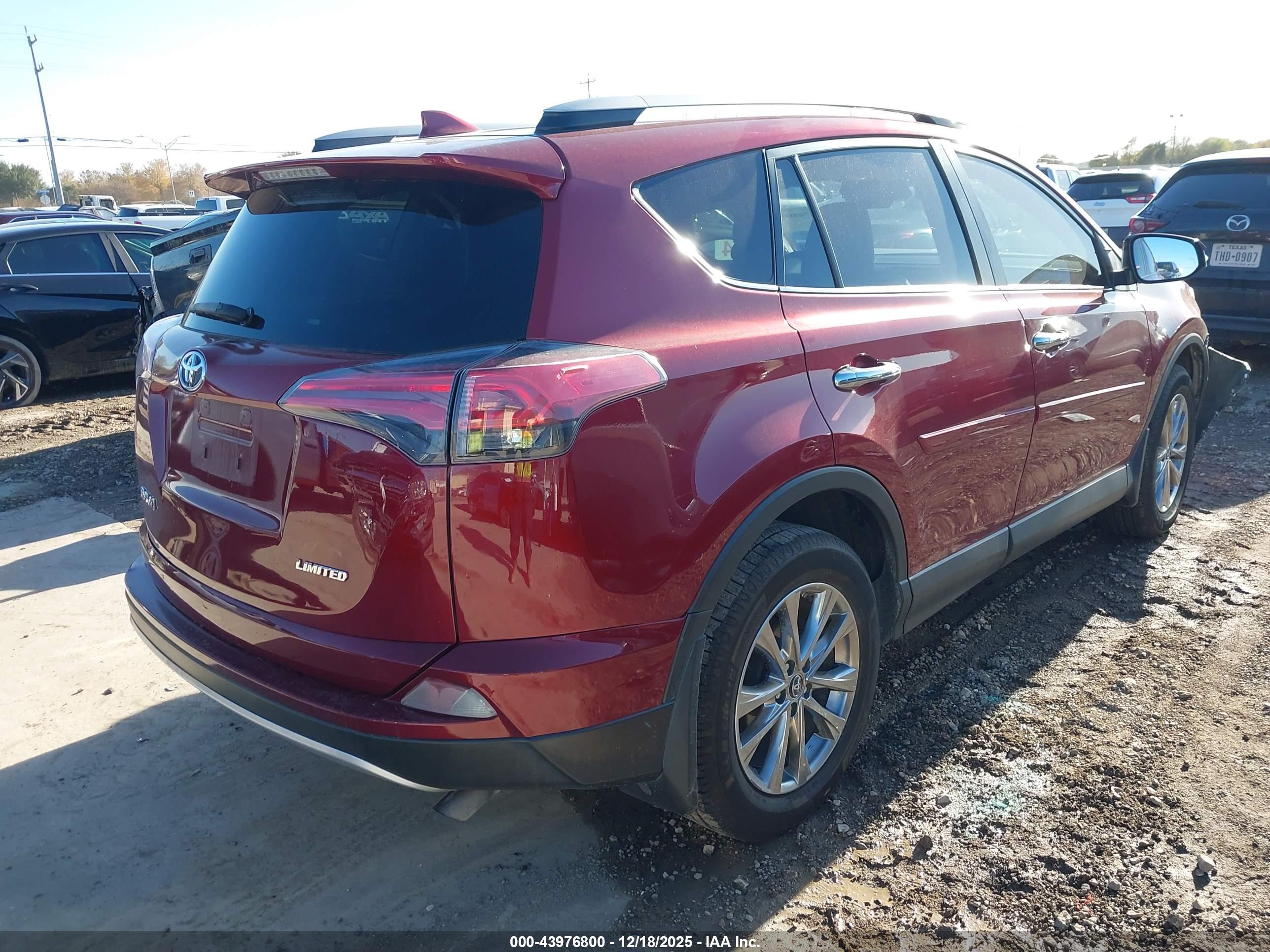 TOYOTA RAV4 image 4