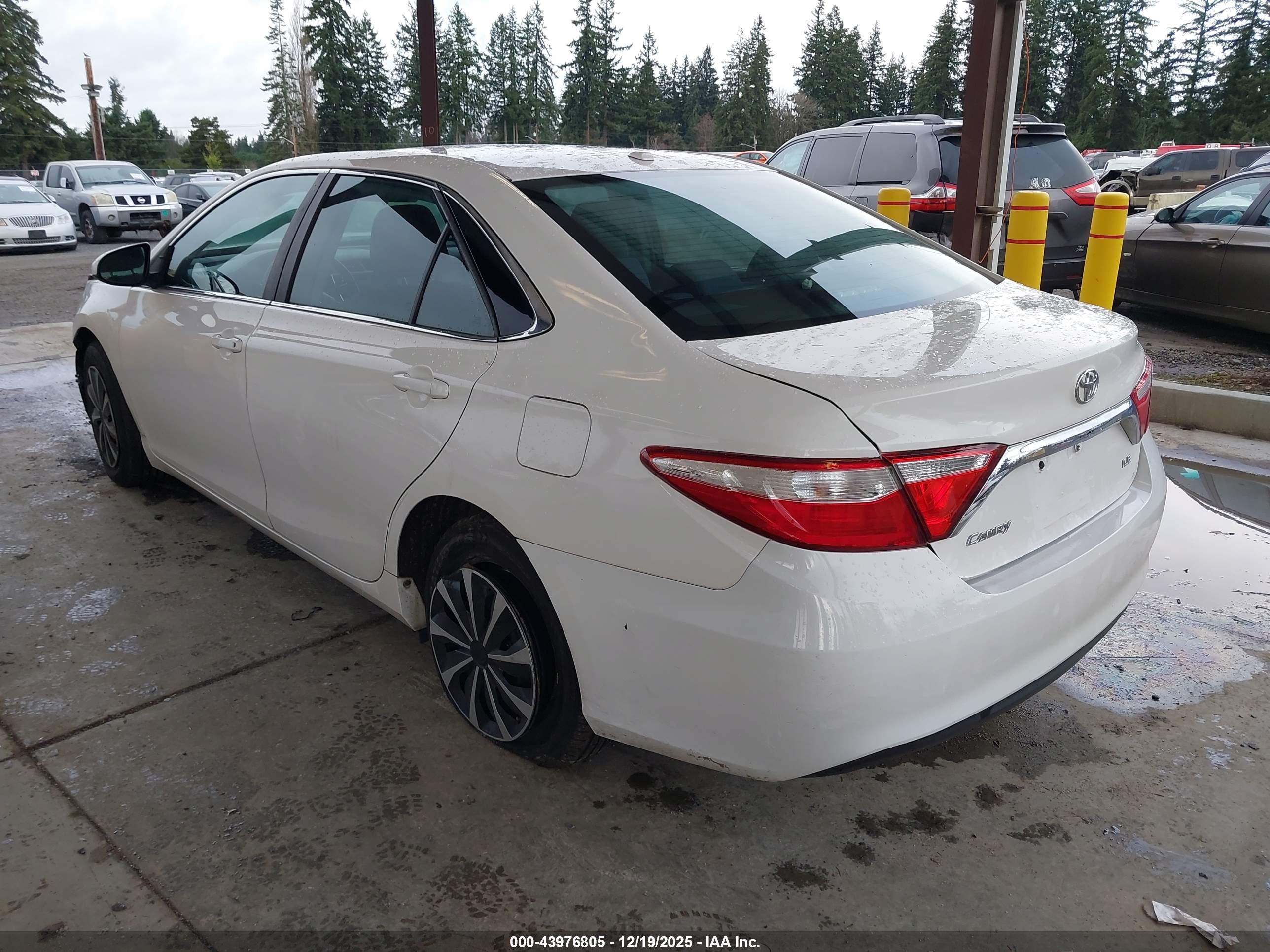 TOYOTA CAMRY image 3