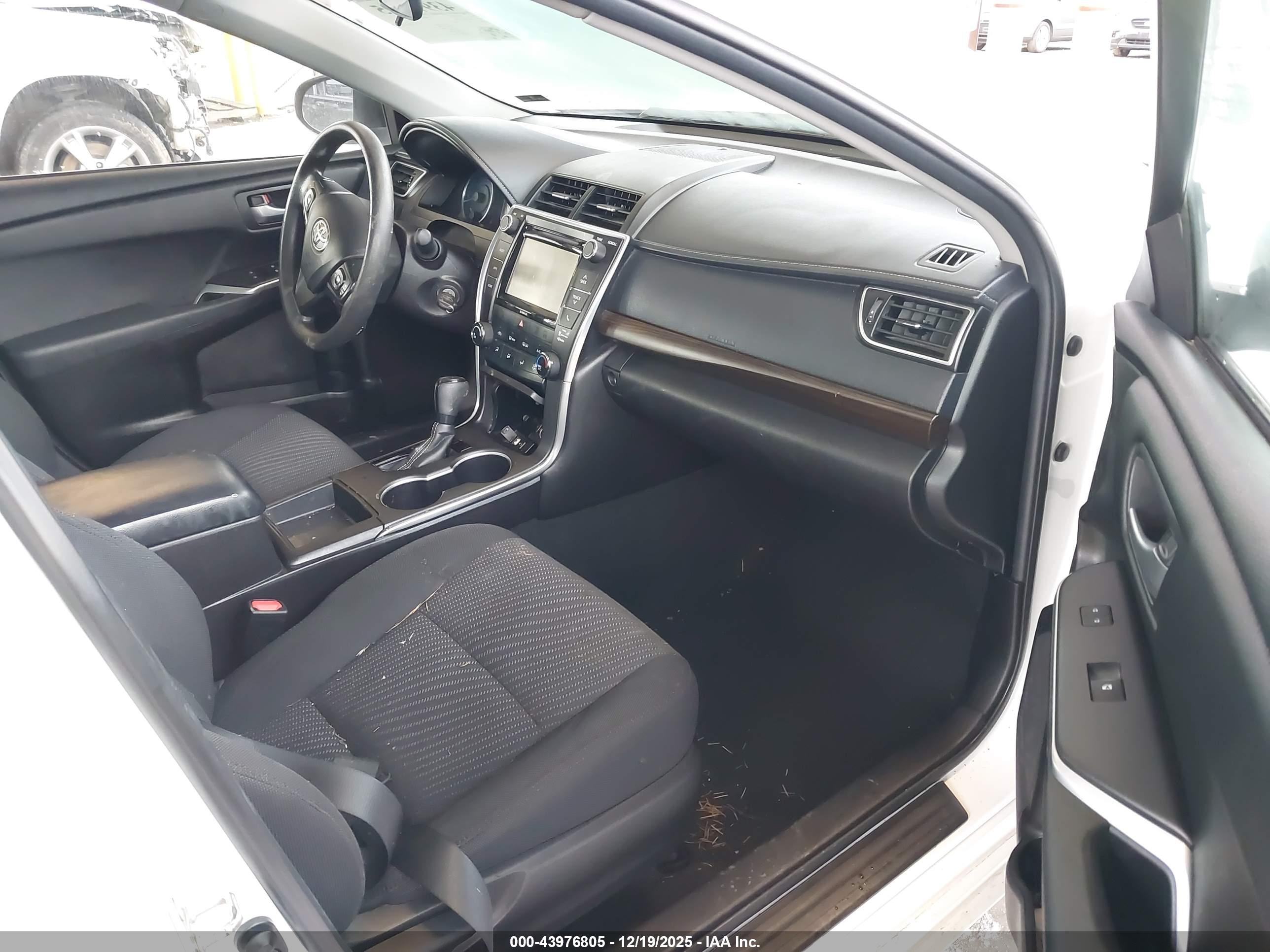 TOYOTA CAMRY image 5