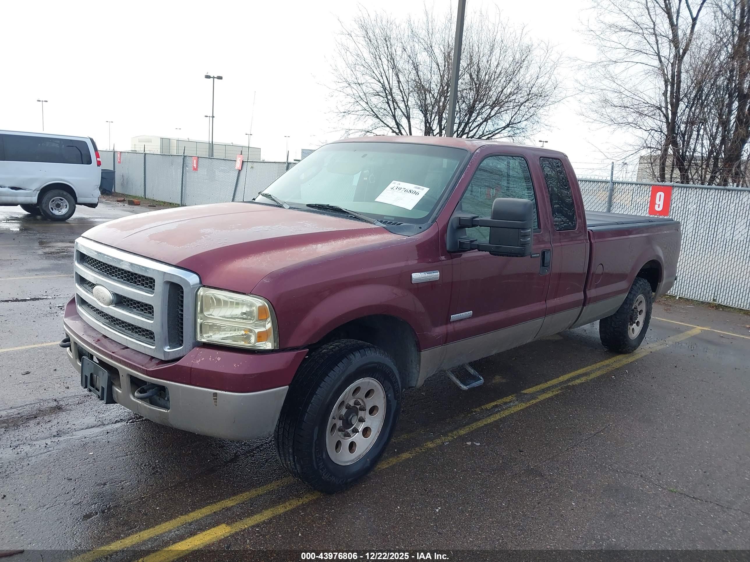 FORD F-250 image 2