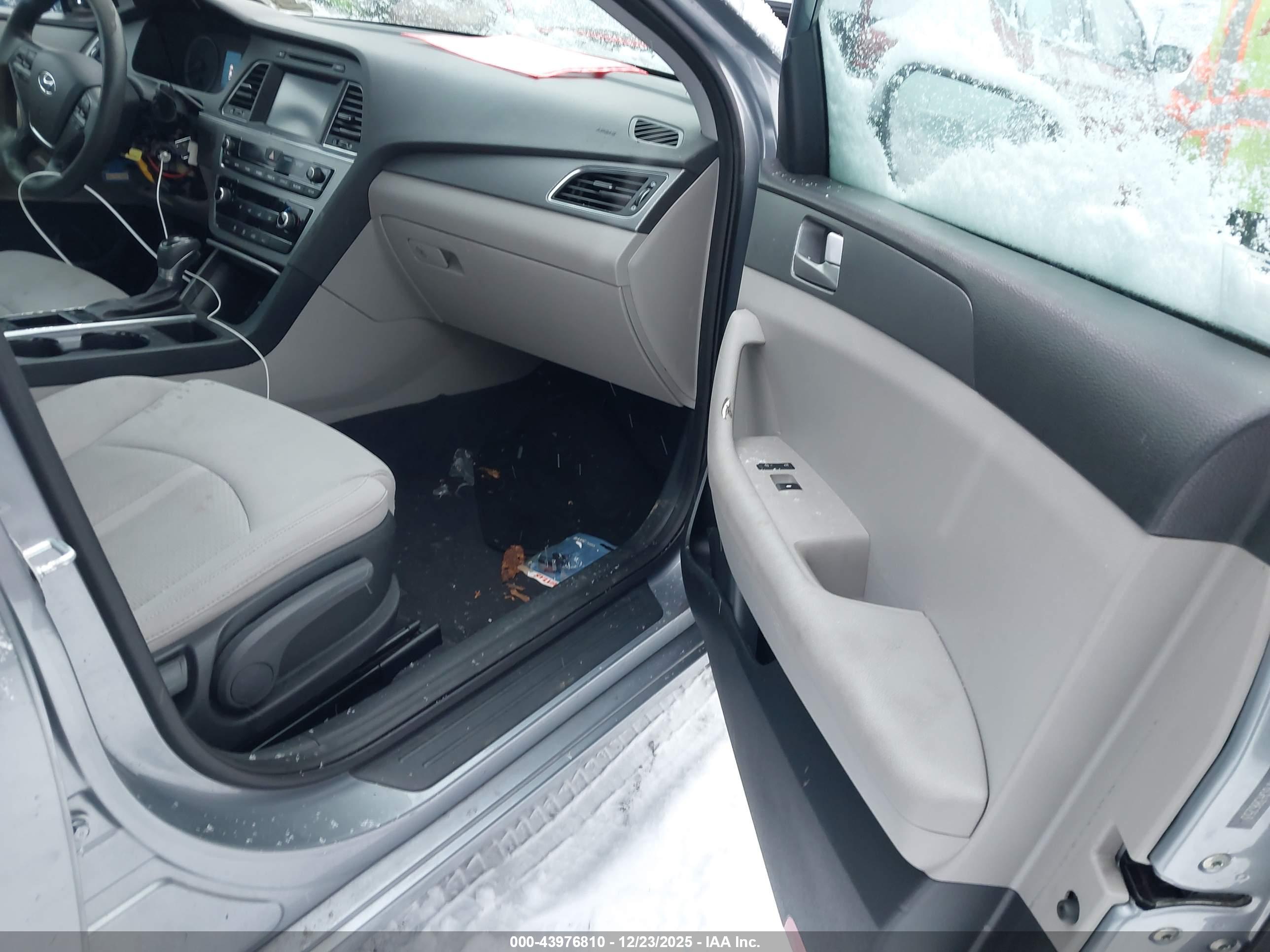 HYUNDAI SONATA image 5