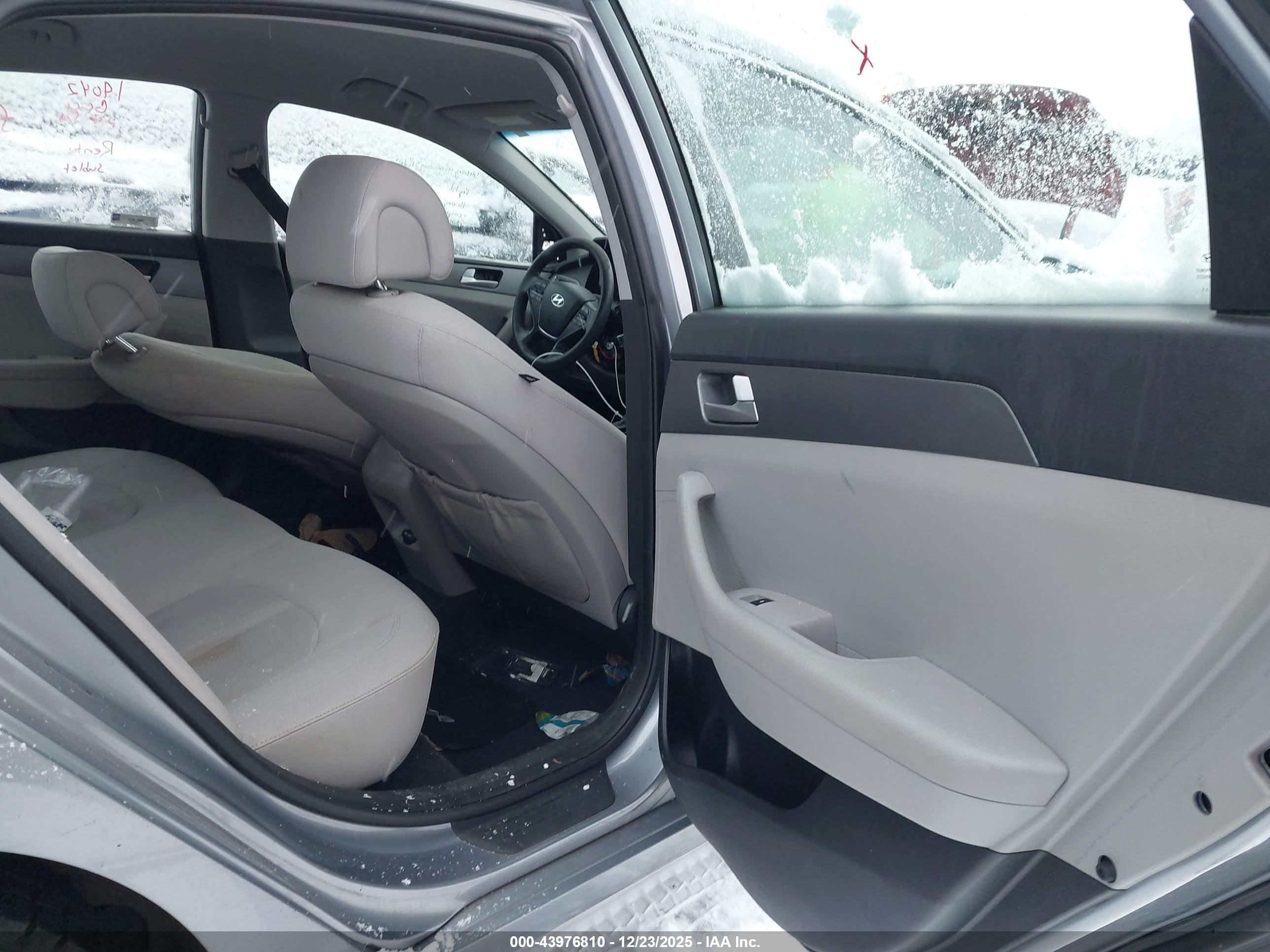 HYUNDAI SONATA image 8