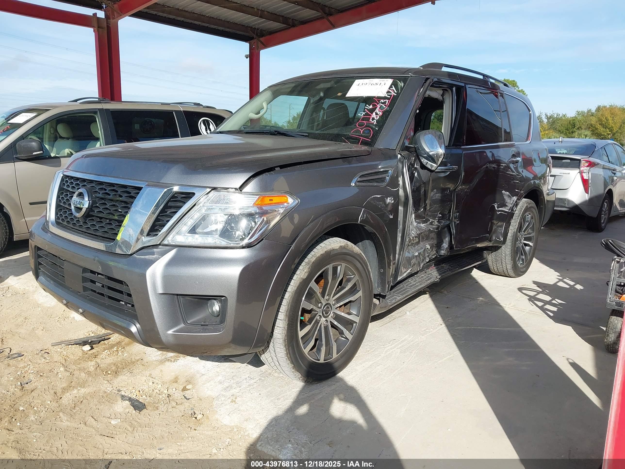 NISSAN ARMADA image 2