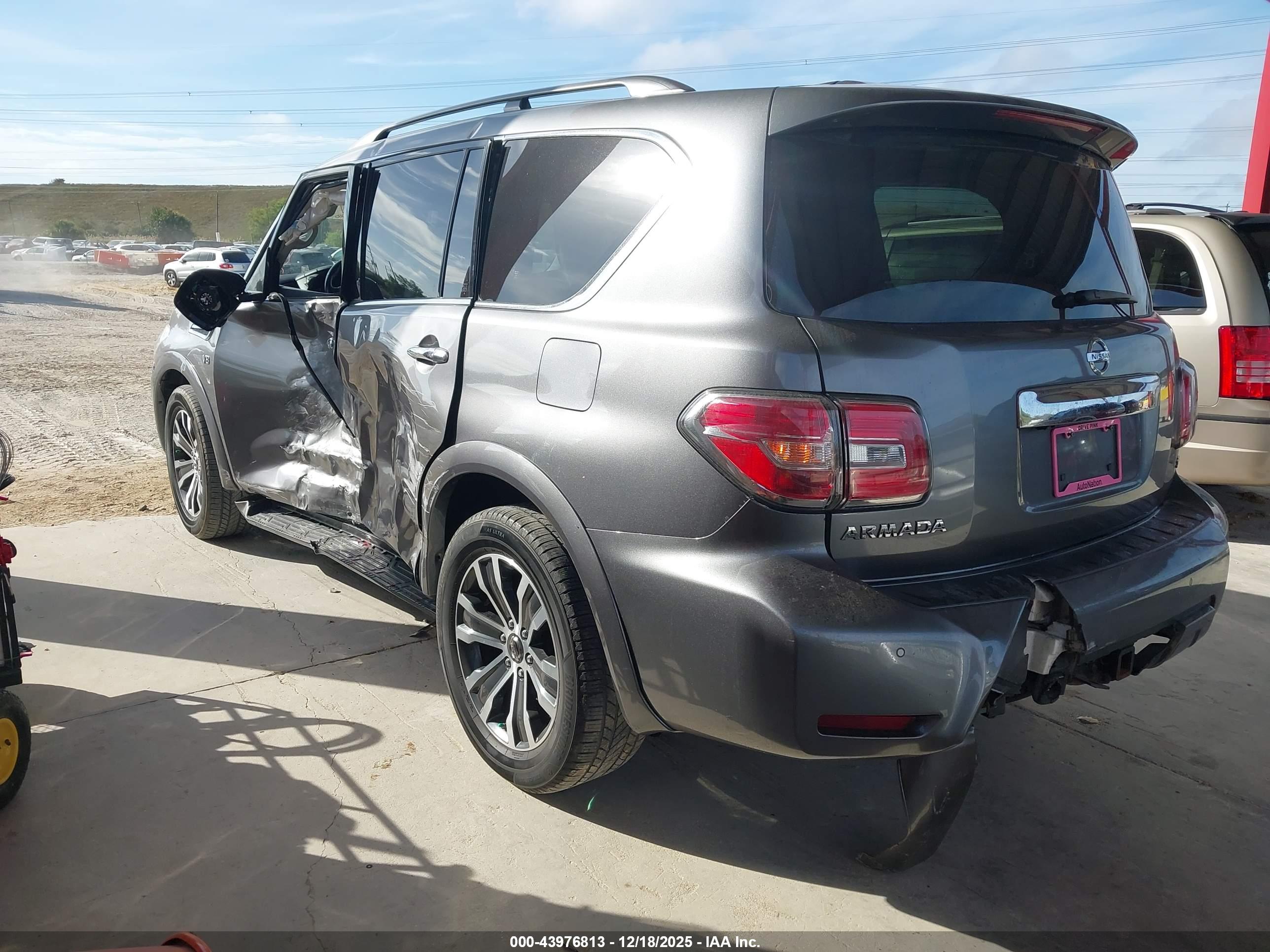 NISSAN ARMADA image 3