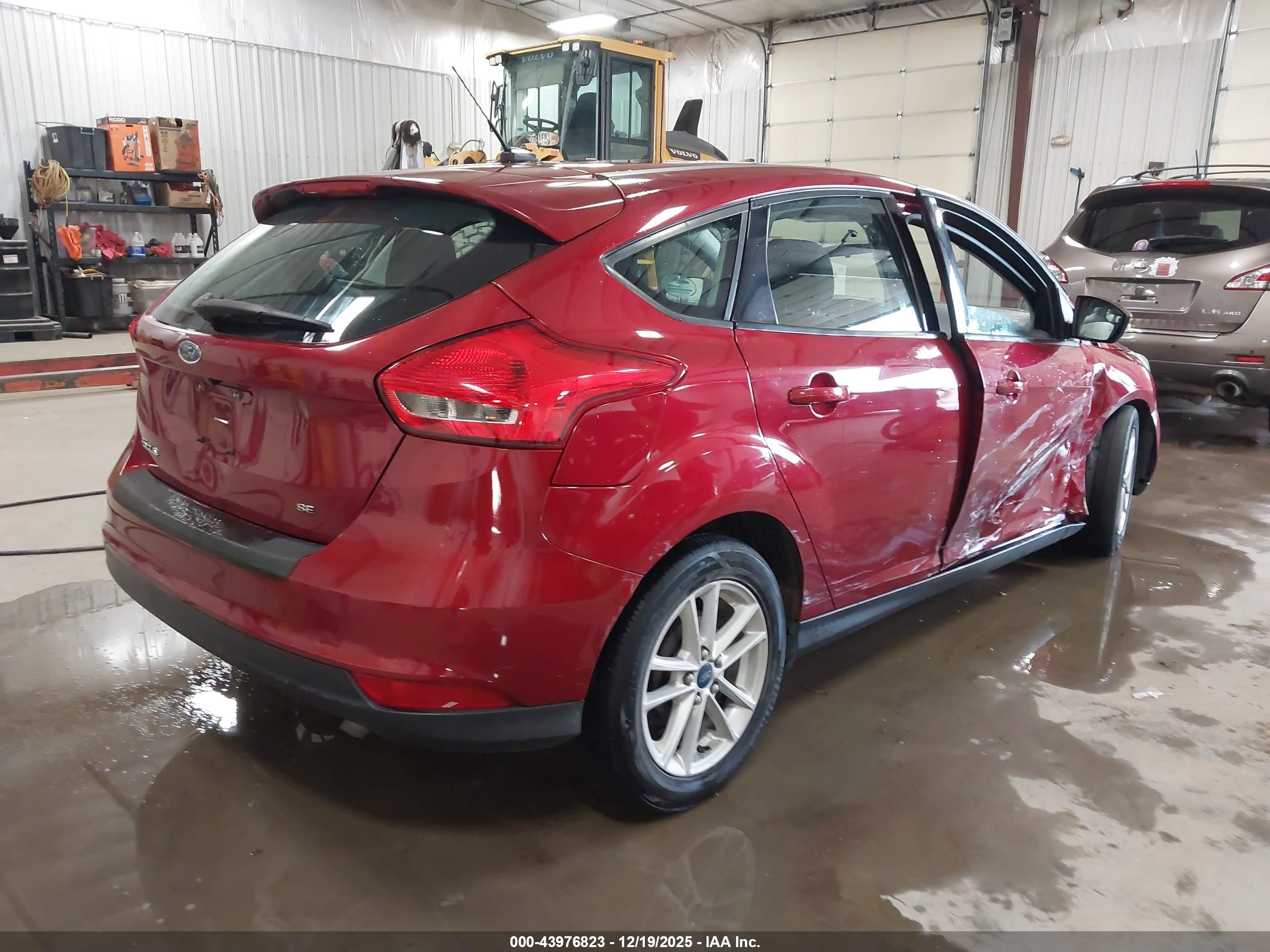 FORD FOCUS image 4