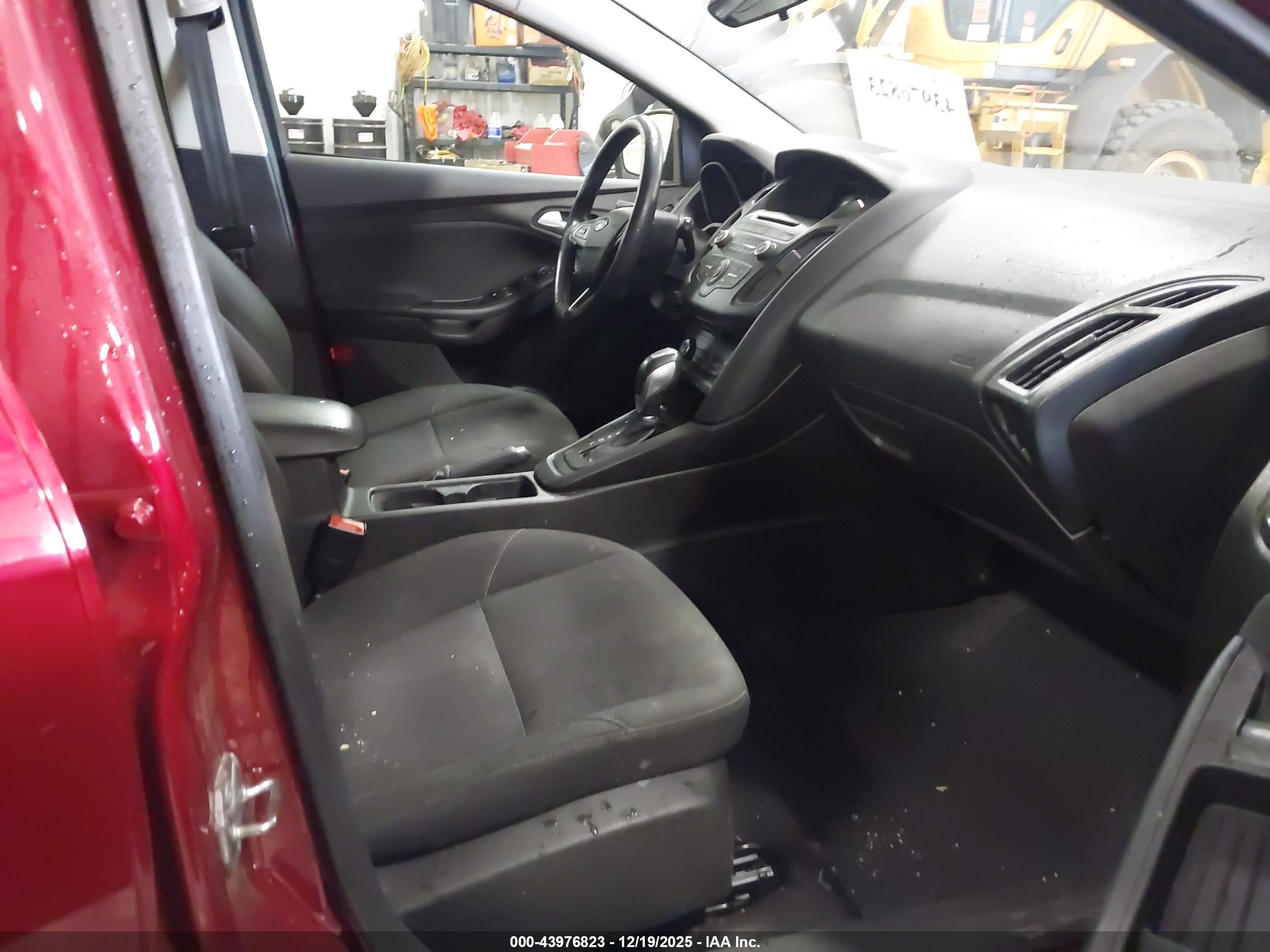 FORD FOCUS image 5