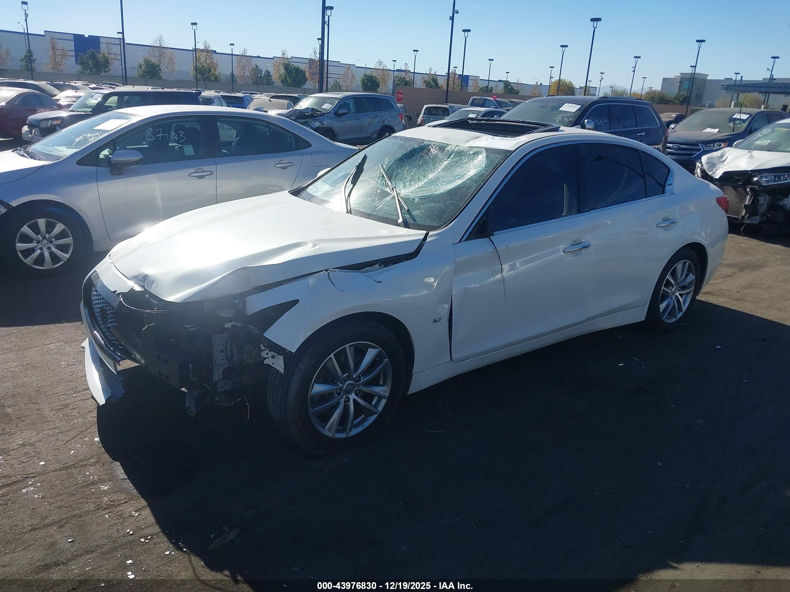 INFINITI Q50 image 2