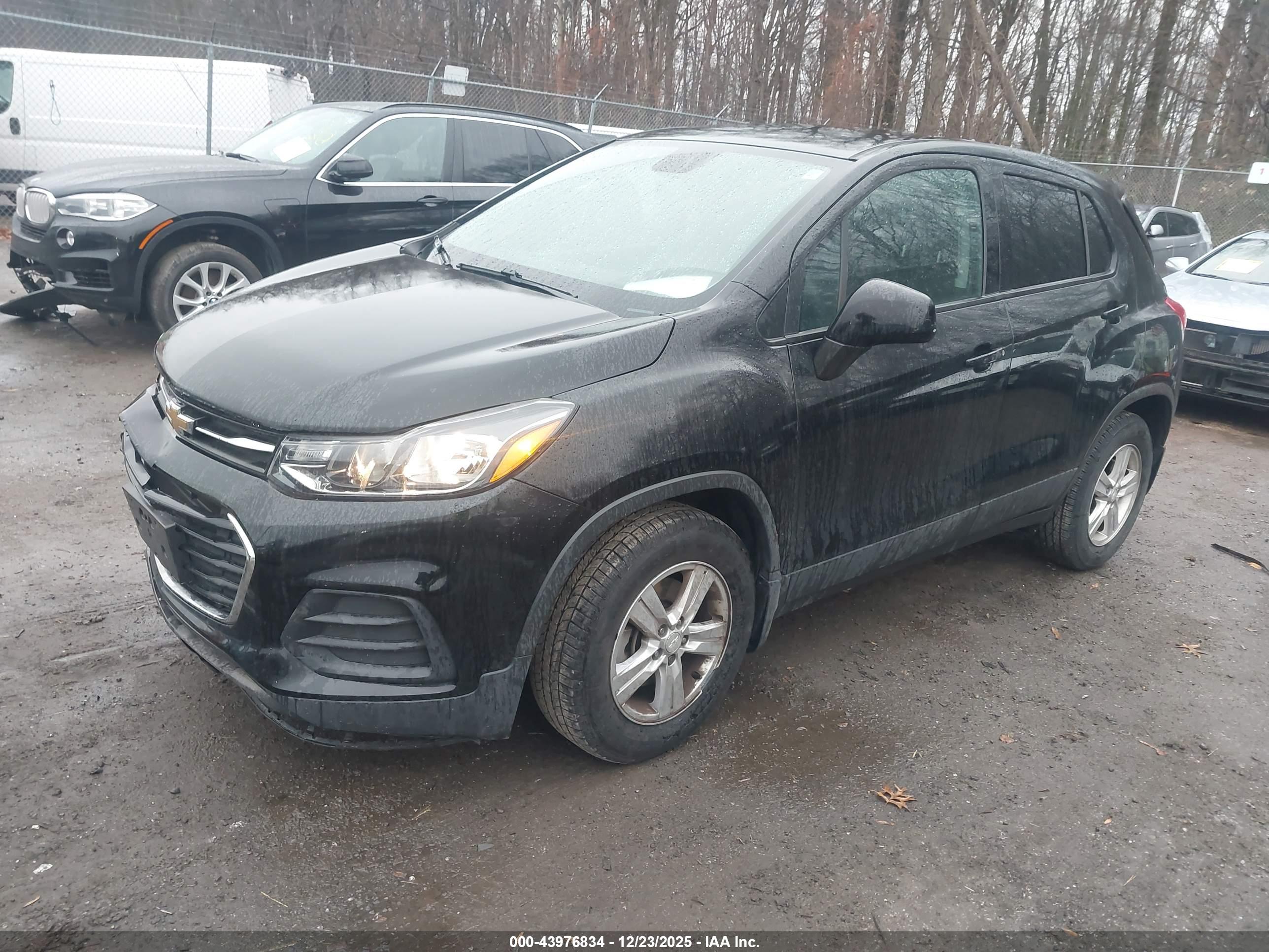 CHEVROLET TRAX image 2