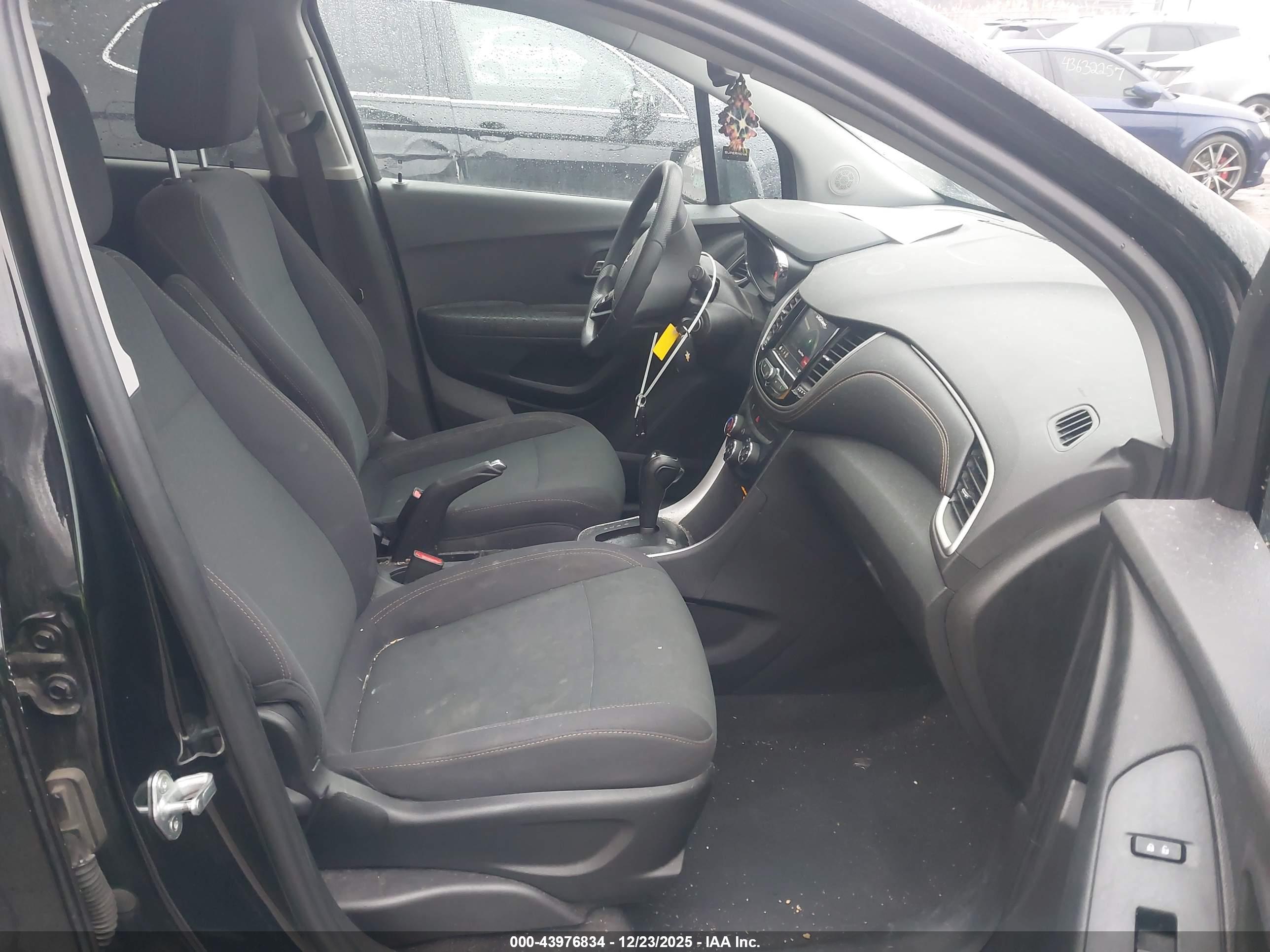 CHEVROLET TRAX image 5