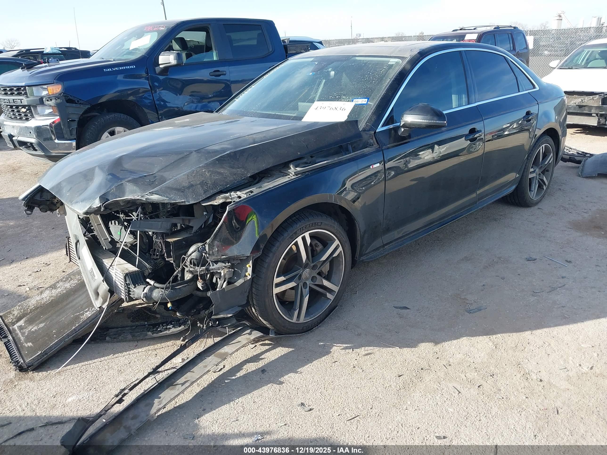 AUDI A4 image 2