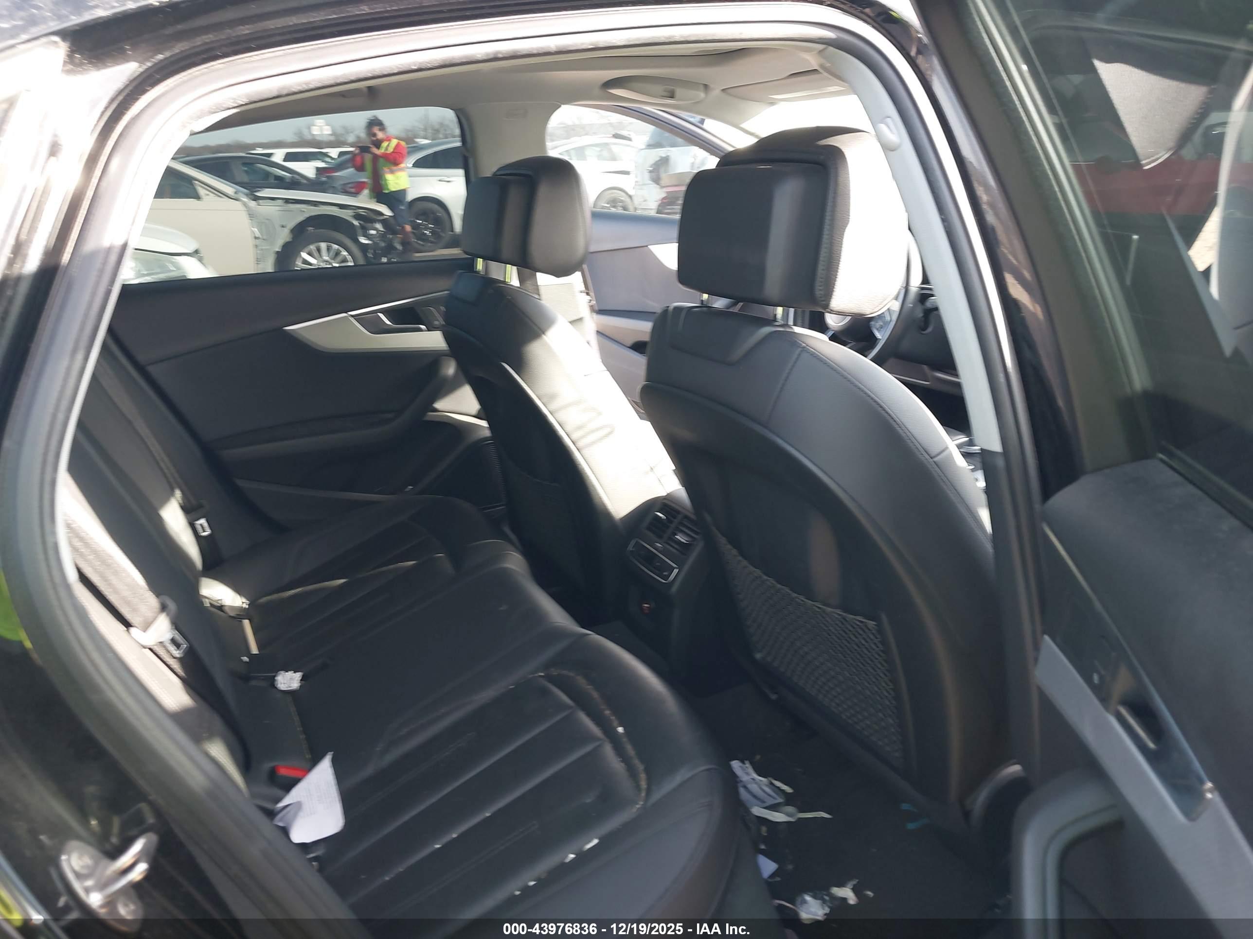 AUDI A4 image 8