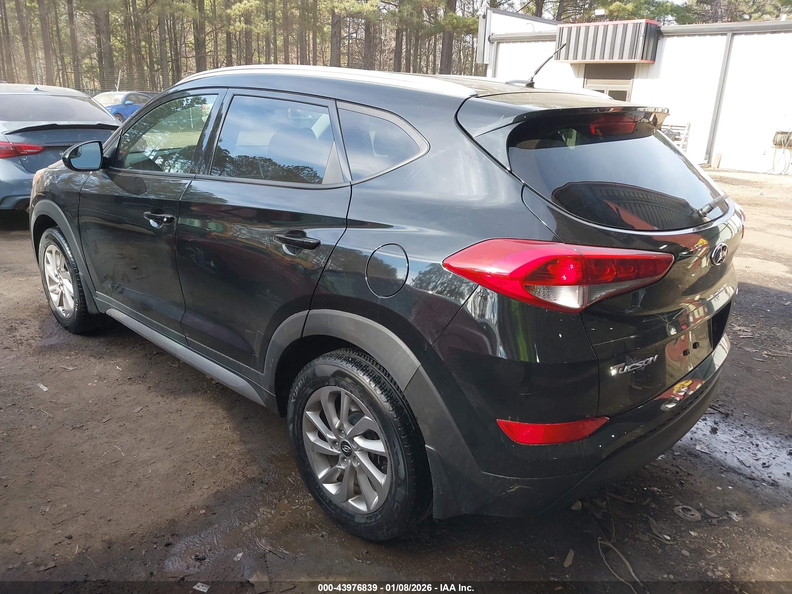 HYUNDAI TUCSON image 3