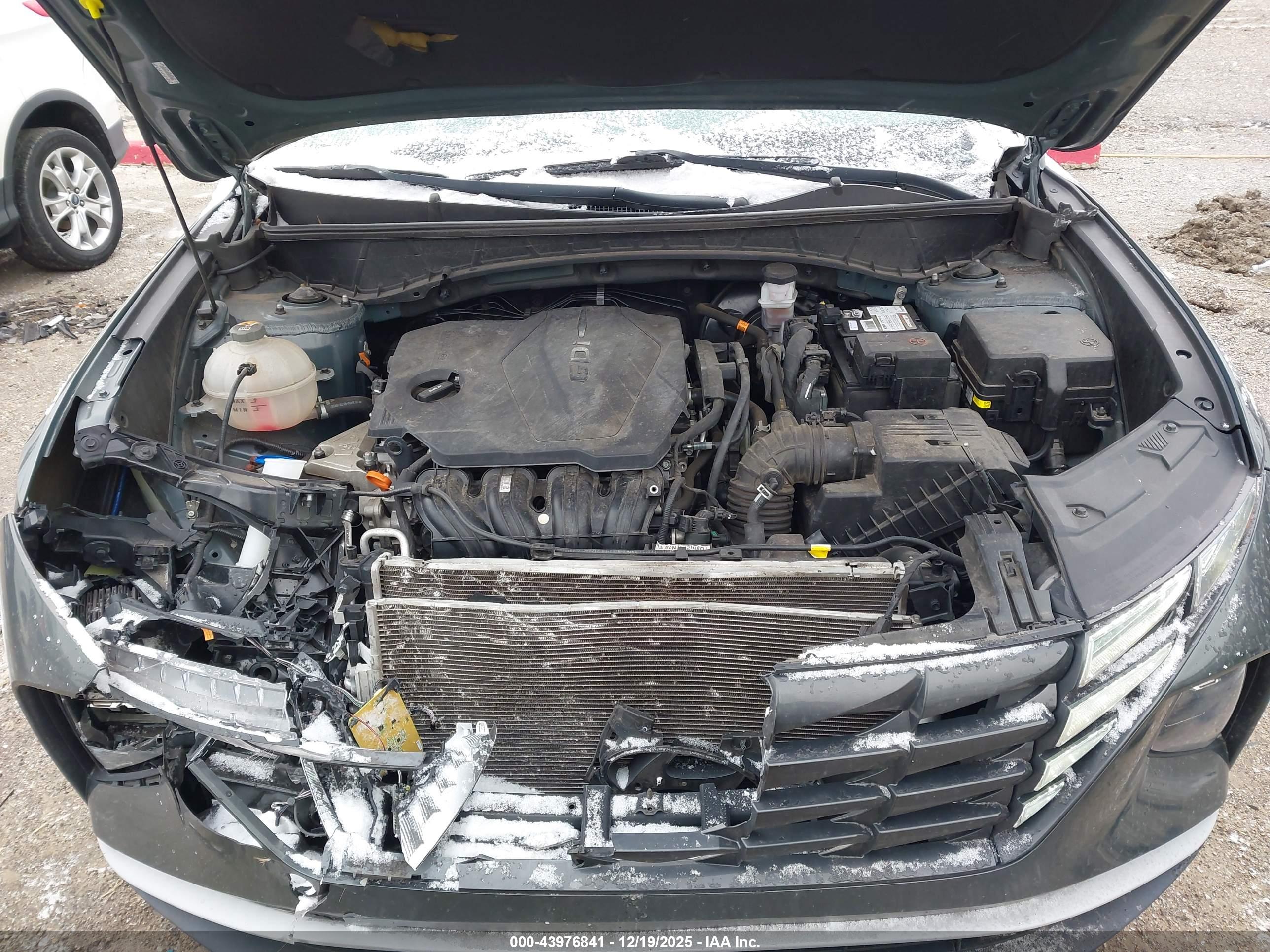 HYUNDAI TUCSON image 10