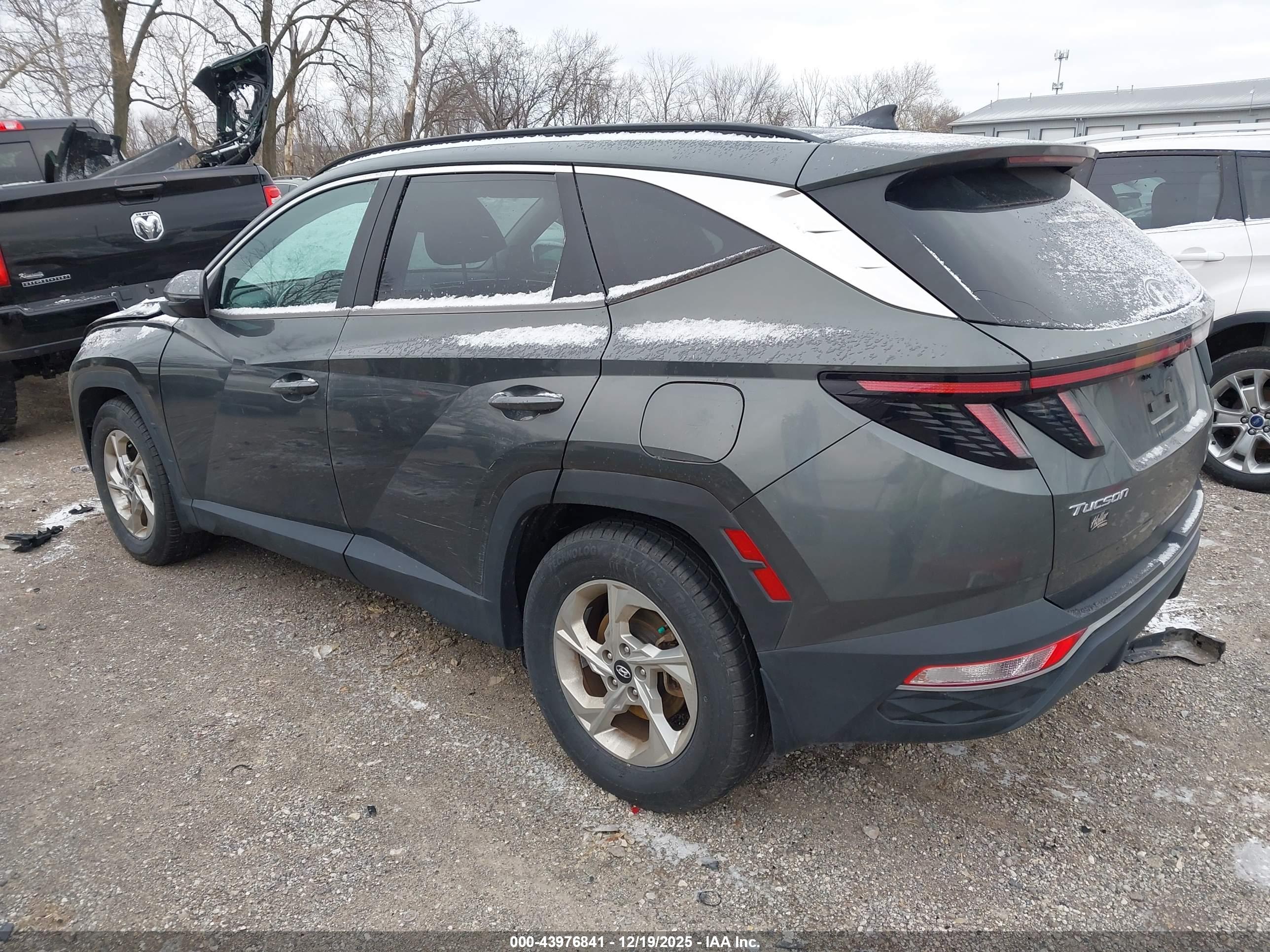 HYUNDAI TUCSON image 3
