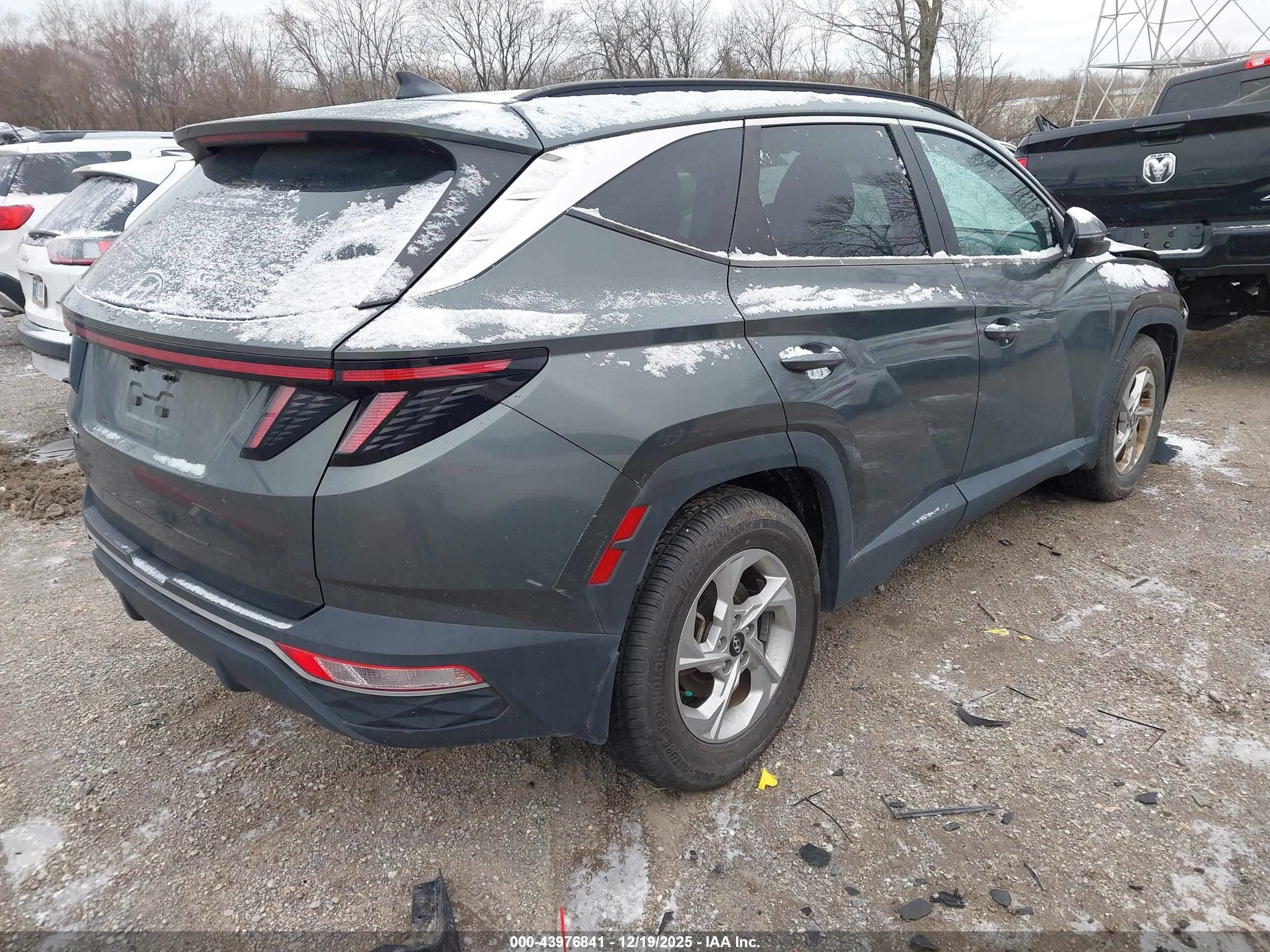 HYUNDAI TUCSON image 4