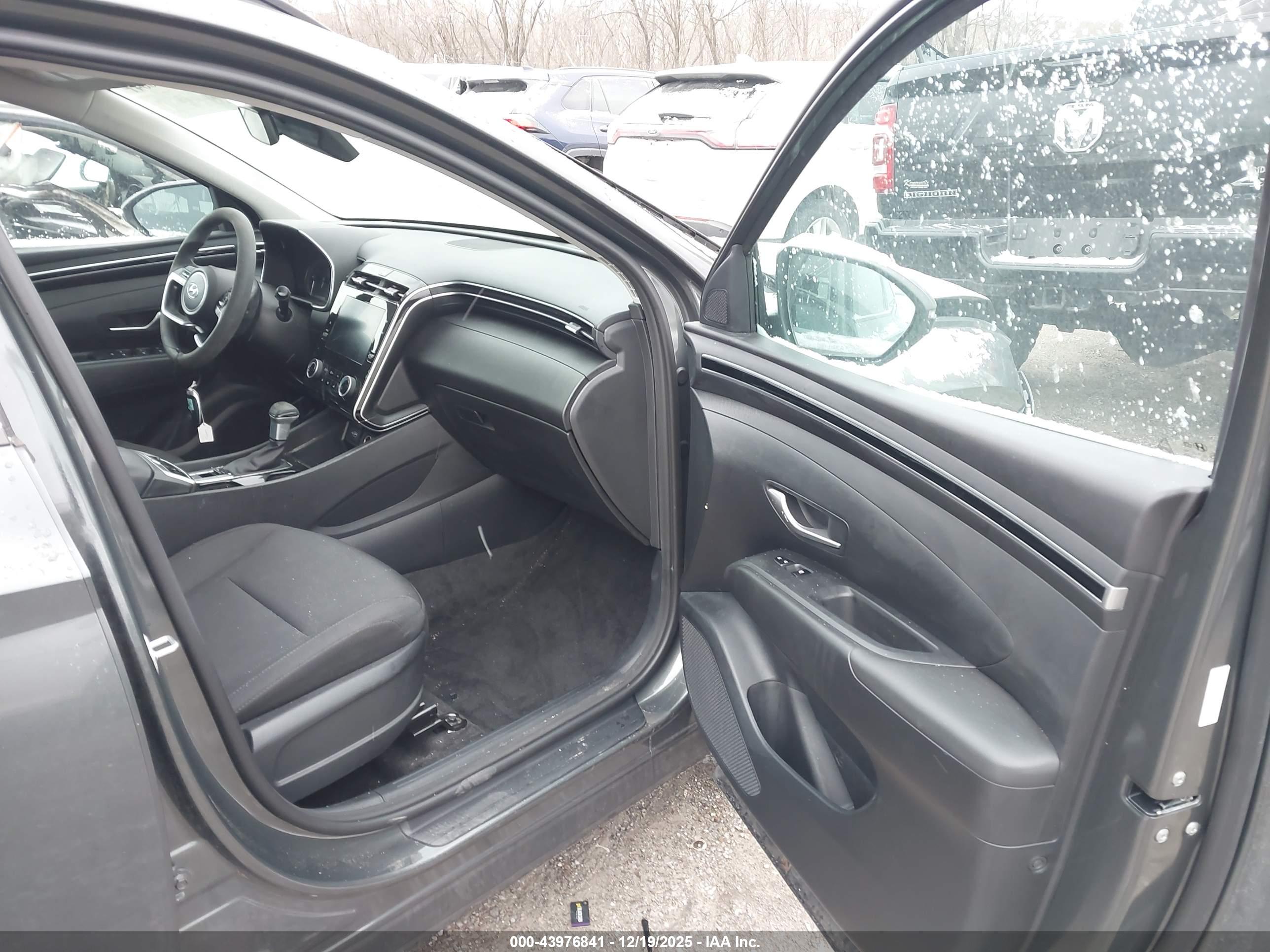 HYUNDAI TUCSON image 5