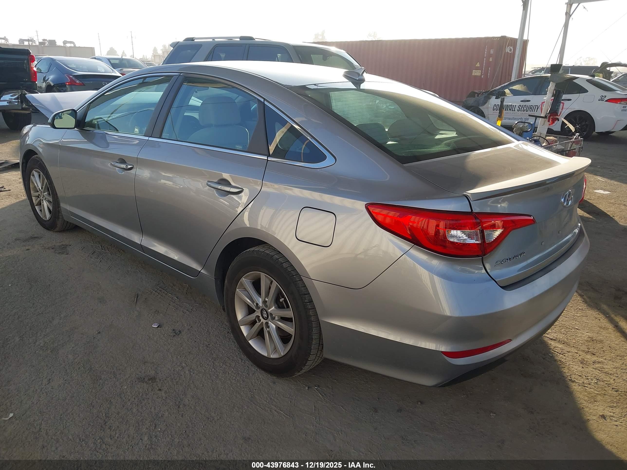 HYUNDAI SONATA image 3