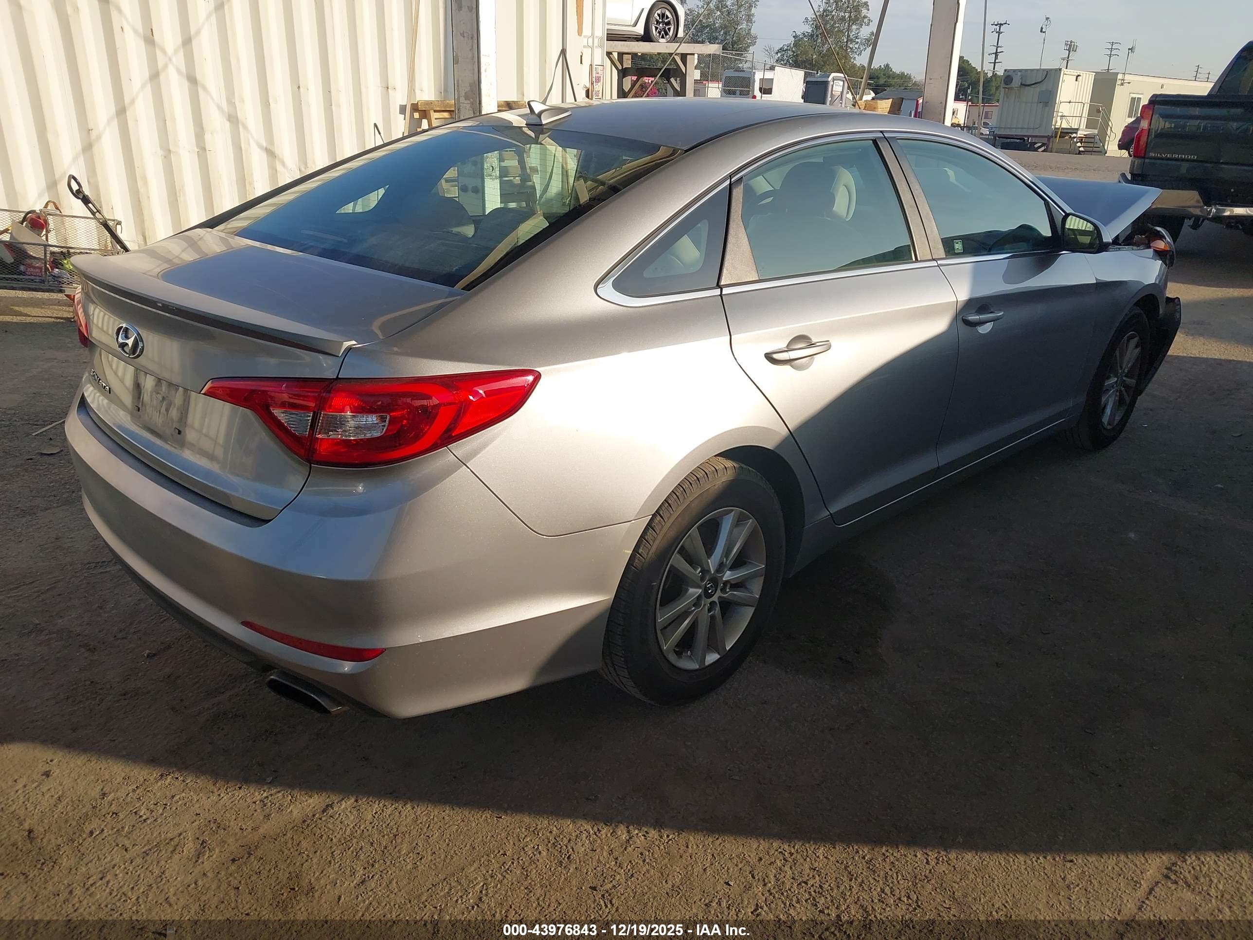 HYUNDAI SONATA image 4
