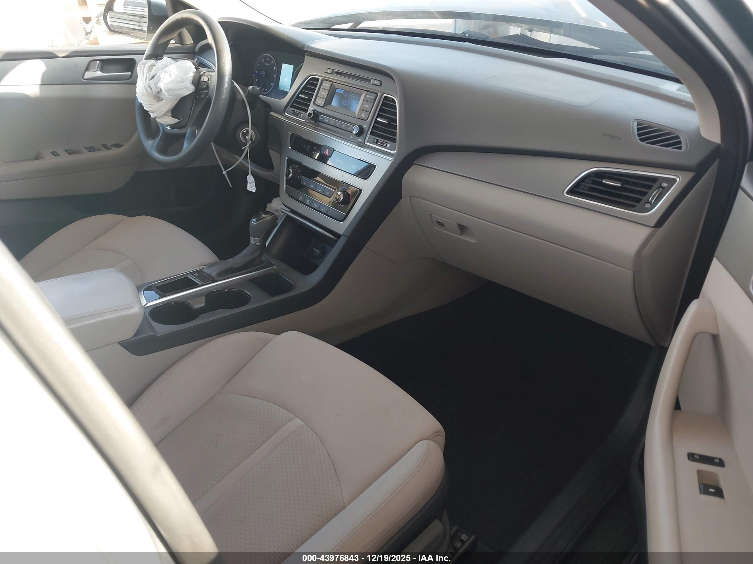 HYUNDAI SONATA image 5