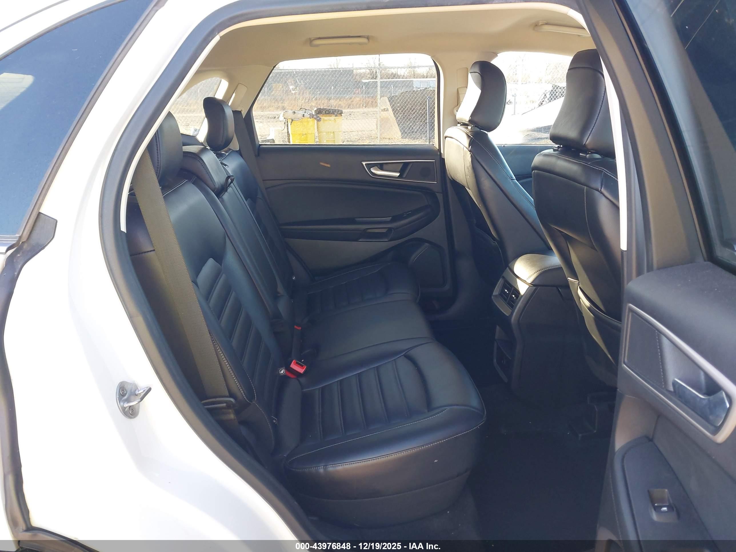 FORD EDGE image 8