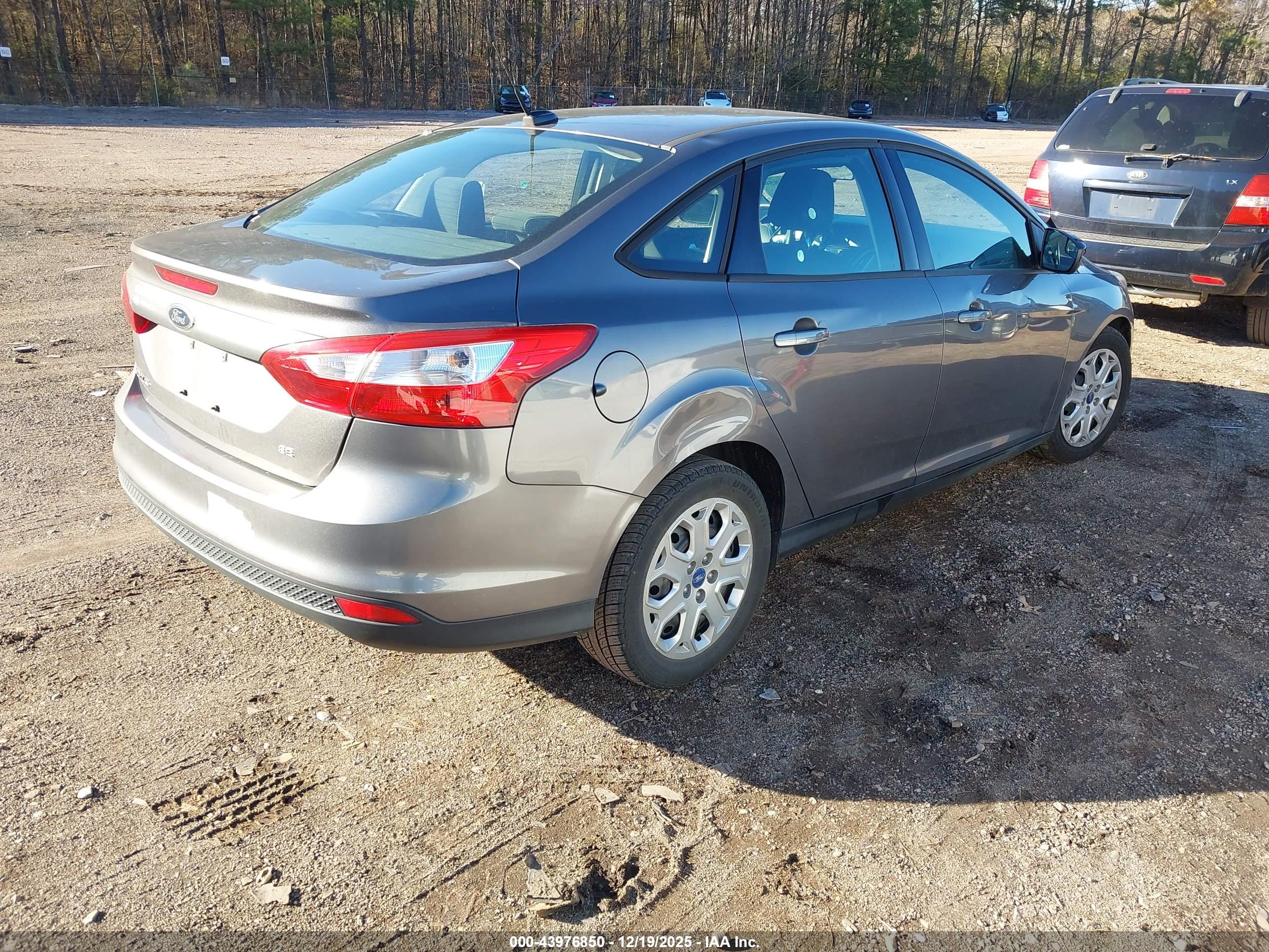 FORD FOCUS image 4