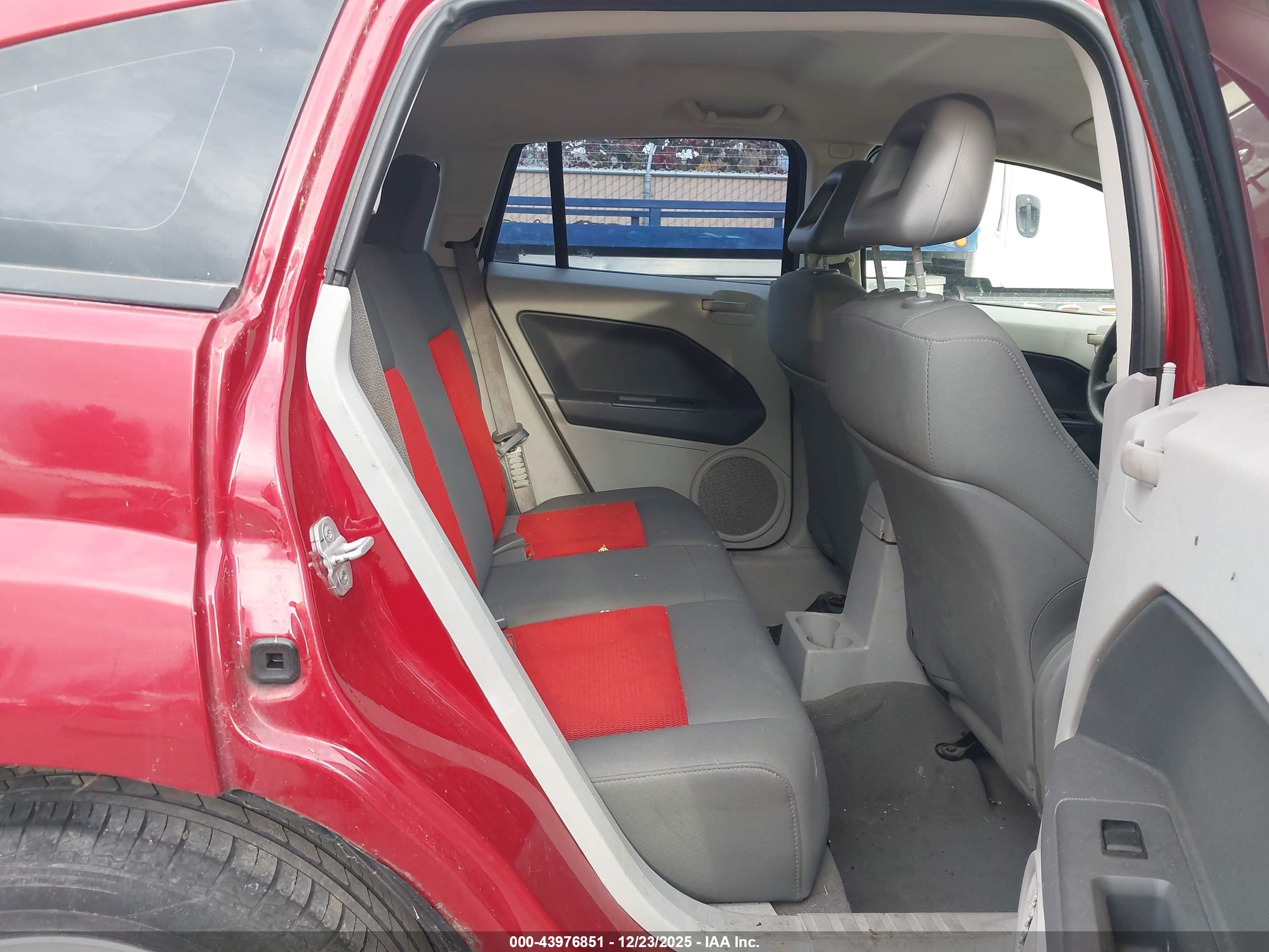 DODGE CALIBER image 8