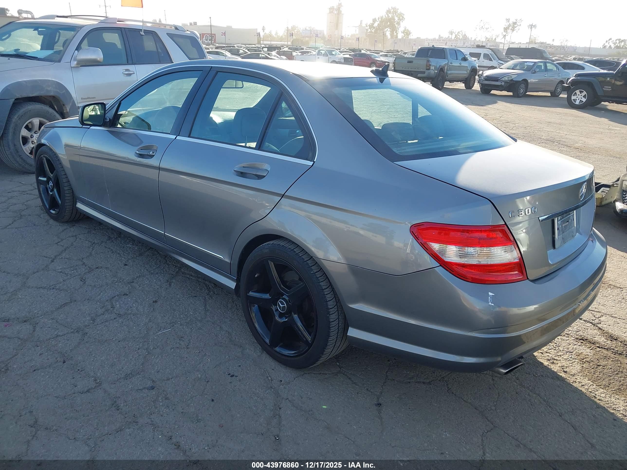 MERCEDES-BENZ C image 3