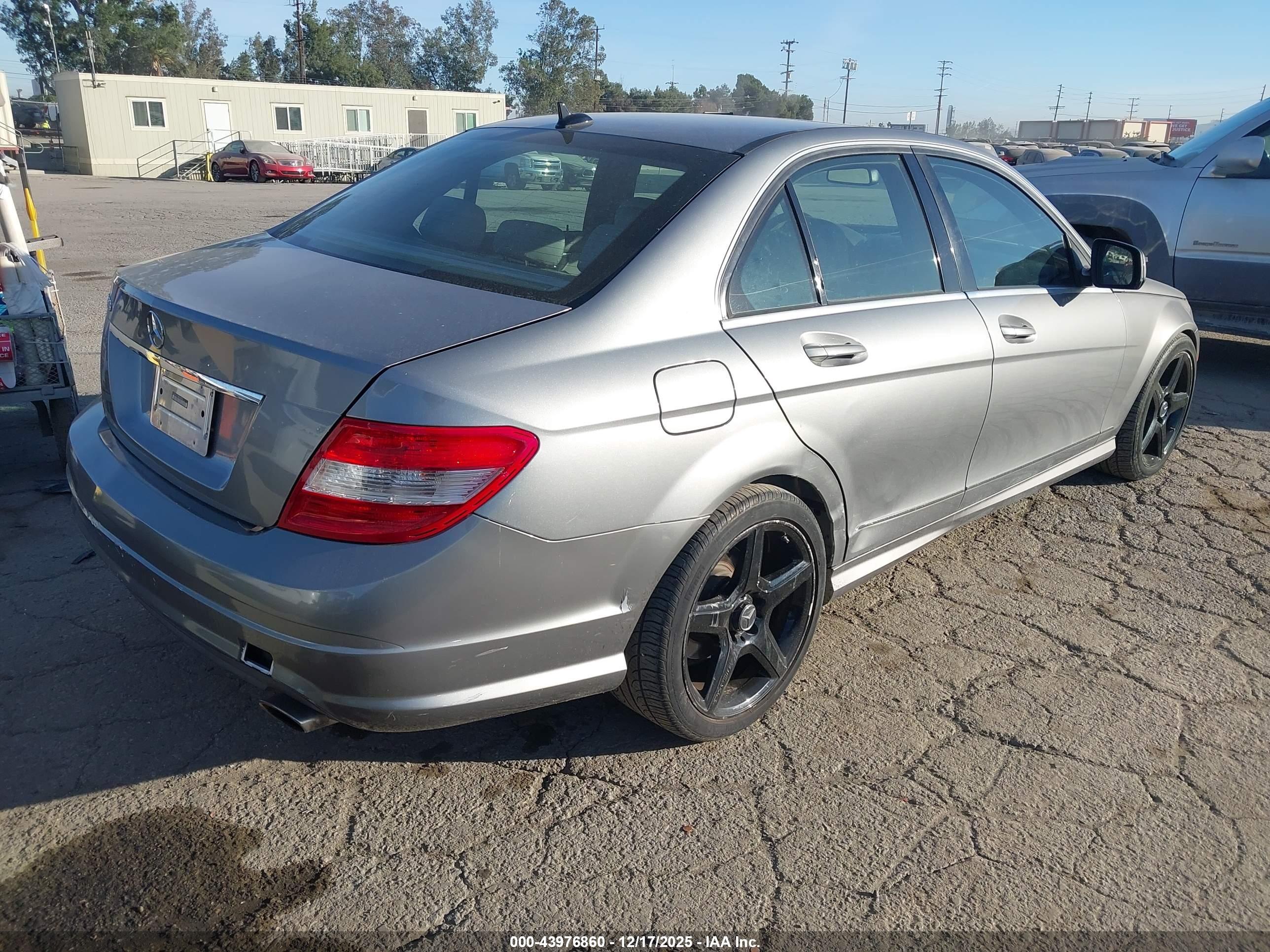 MERCEDES-BENZ C image 4