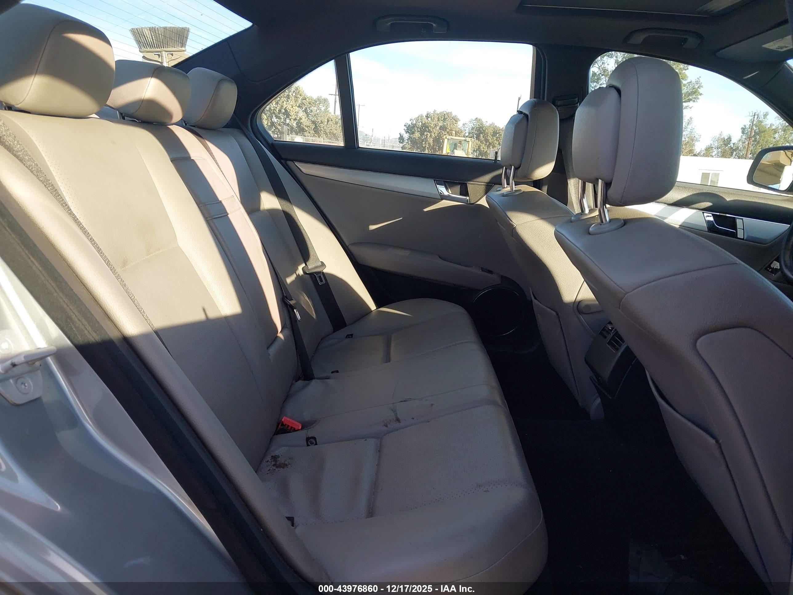 MERCEDES-BENZ C image 8