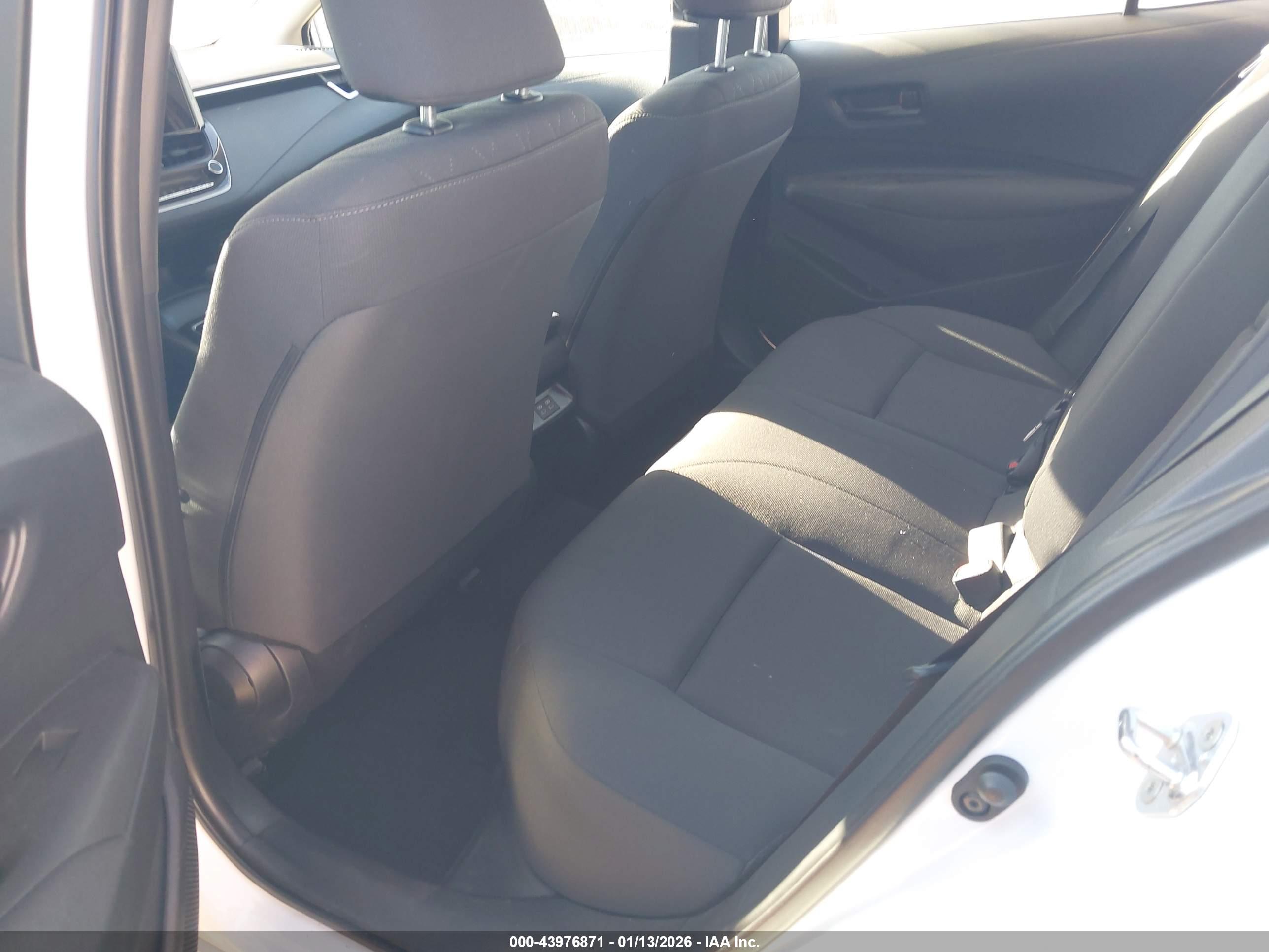 TOYOTA COROLLA image 8