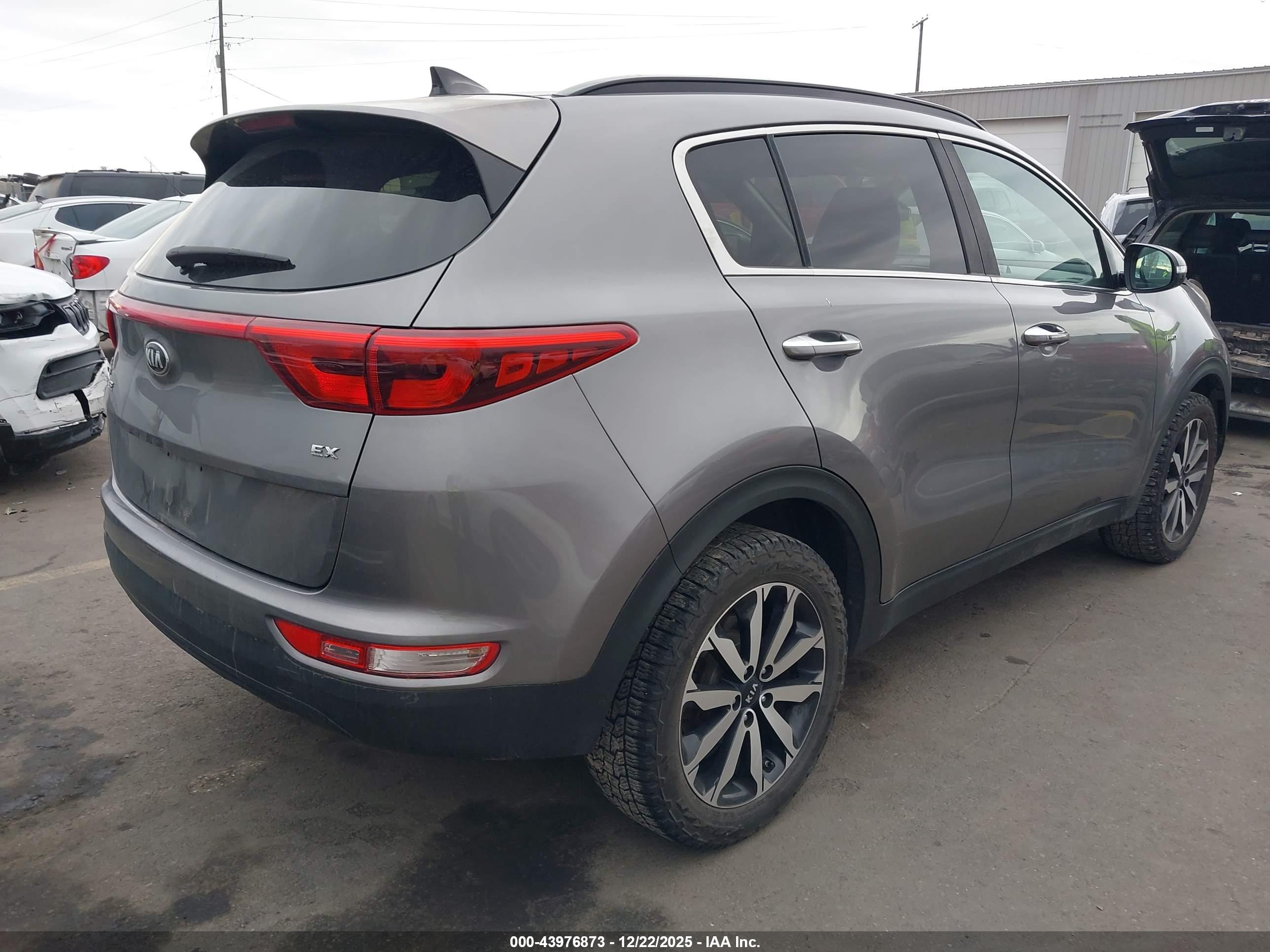 KIA SPORTAGE image 4