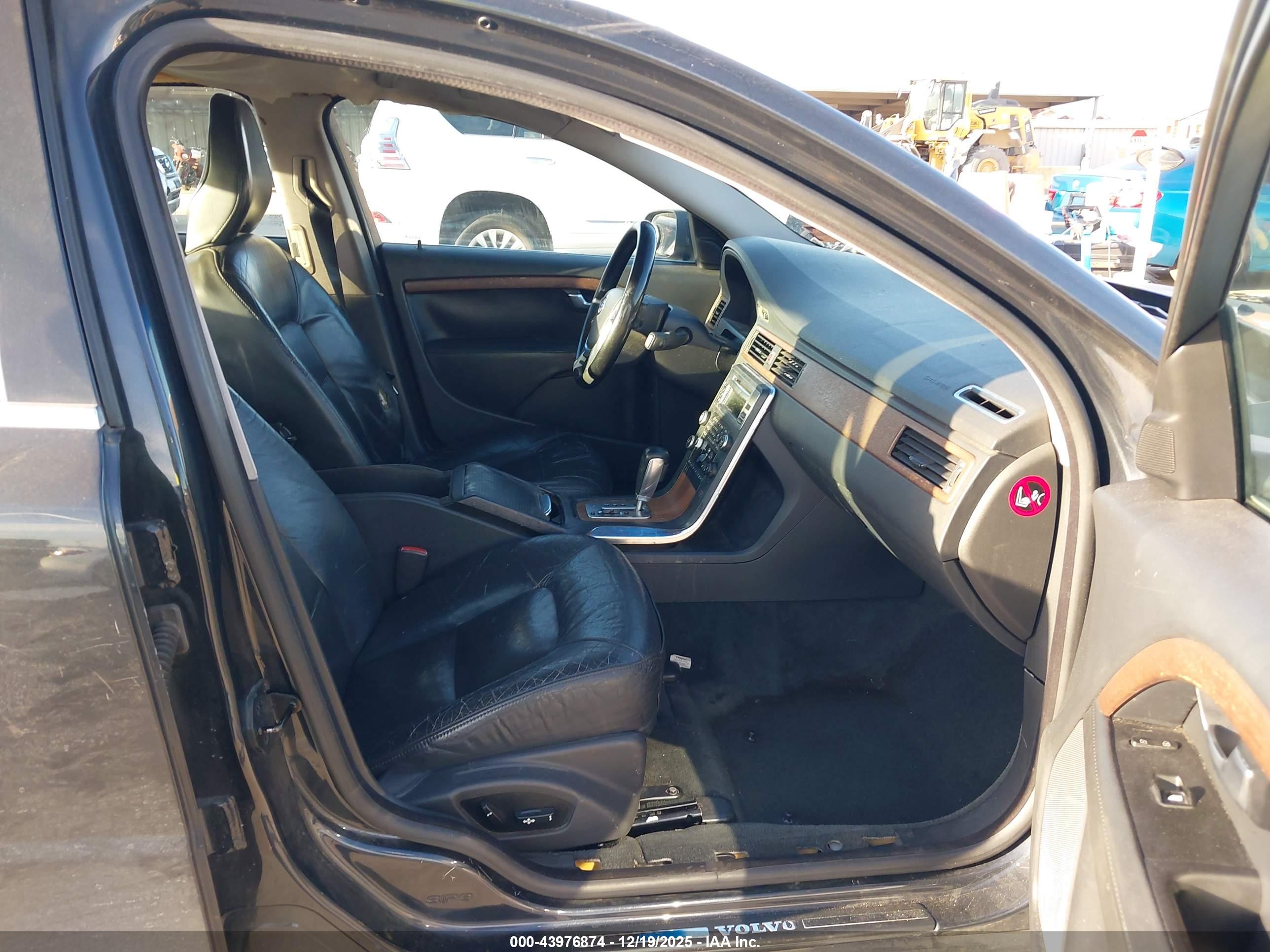 VOLVO S80 image 5
