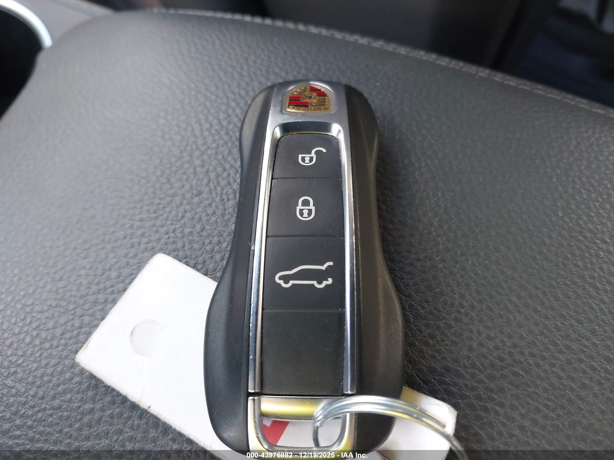PORSCHE CAYENNE image 11