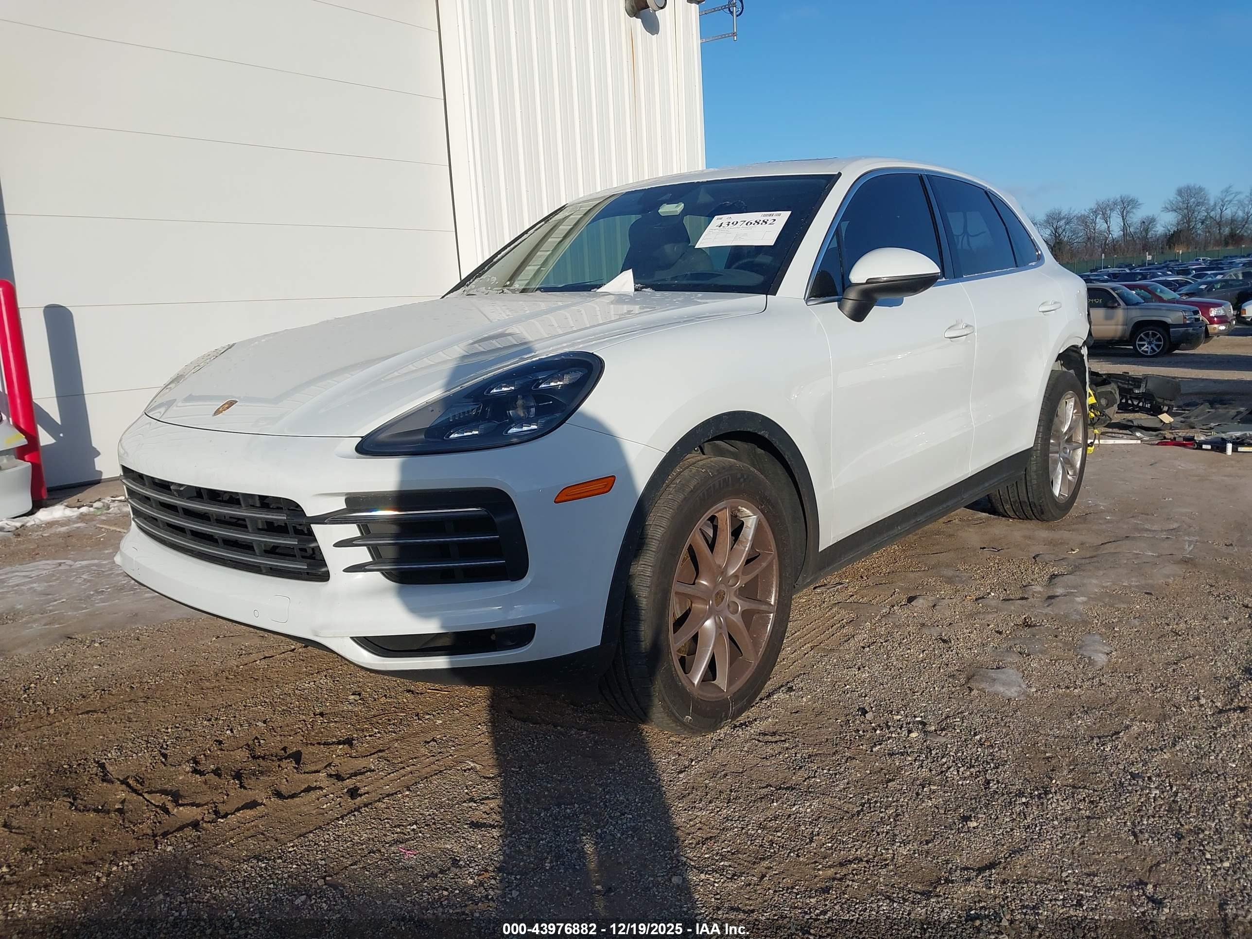 PORSCHE CAYENNE image 2