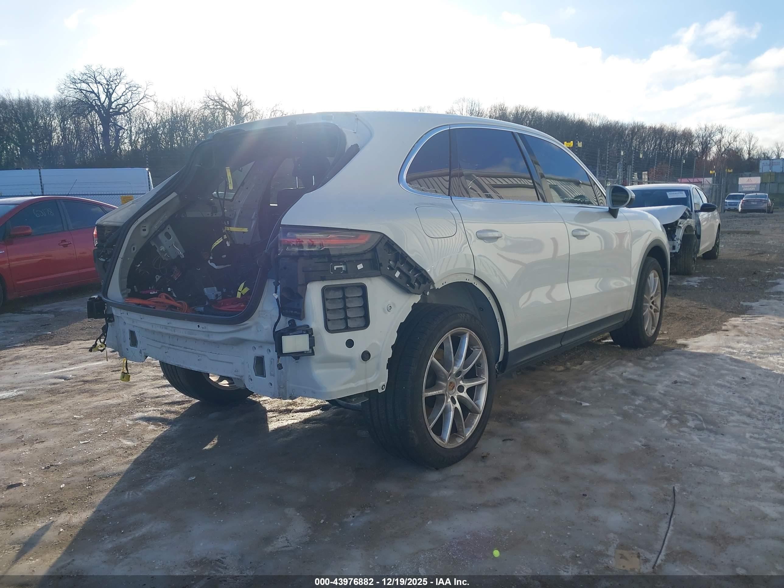 PORSCHE CAYENNE image 4