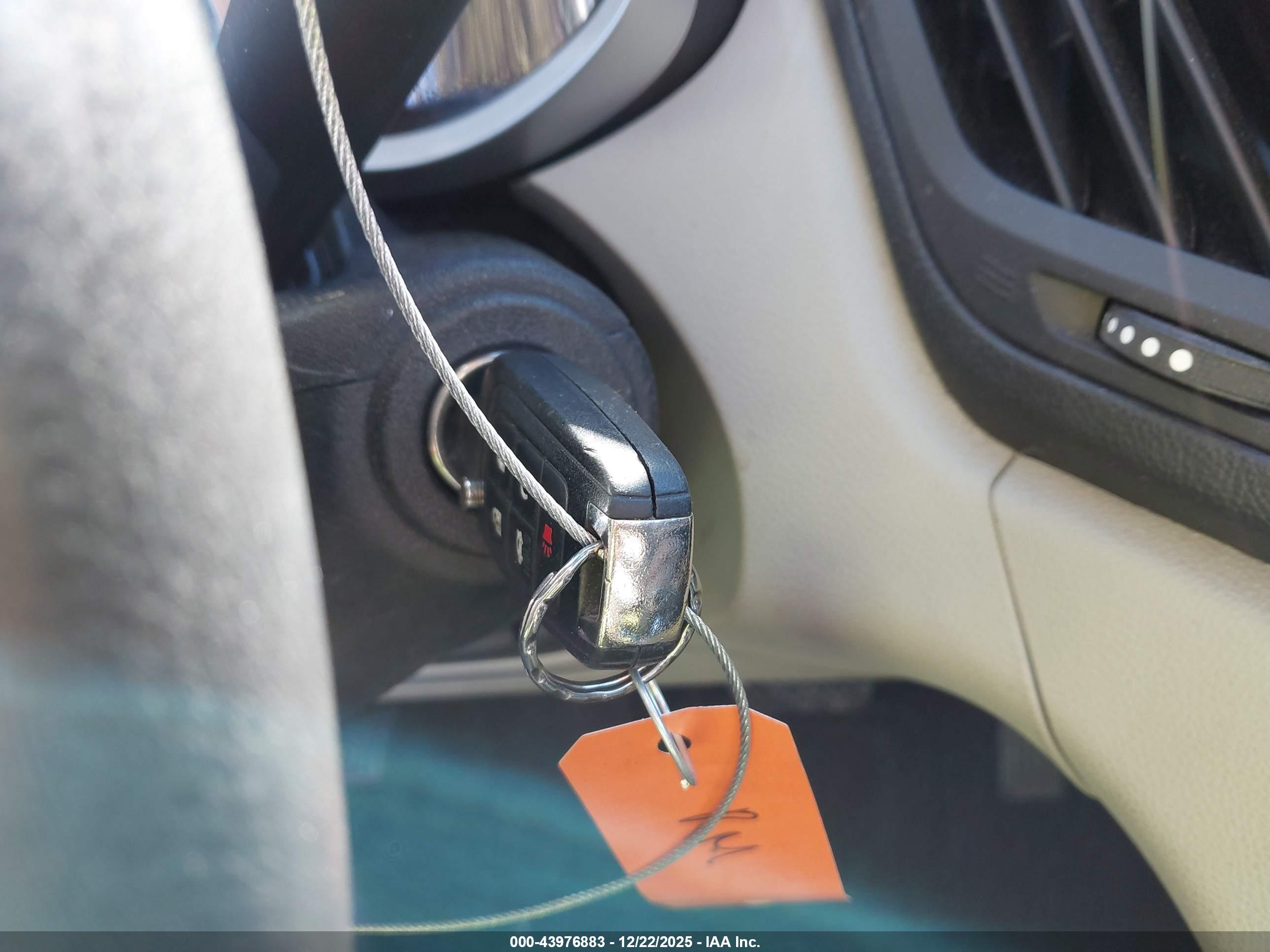 CHEVROLET EQUINOX image 11