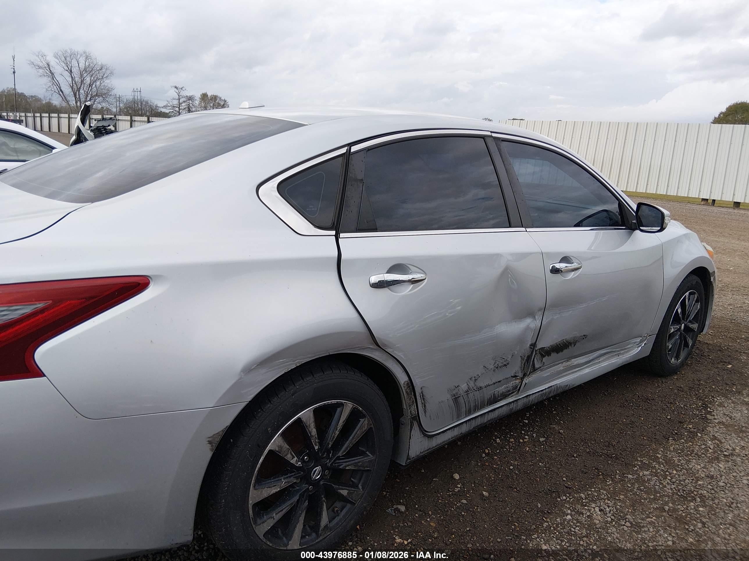 NISSAN ALTIMA image 6