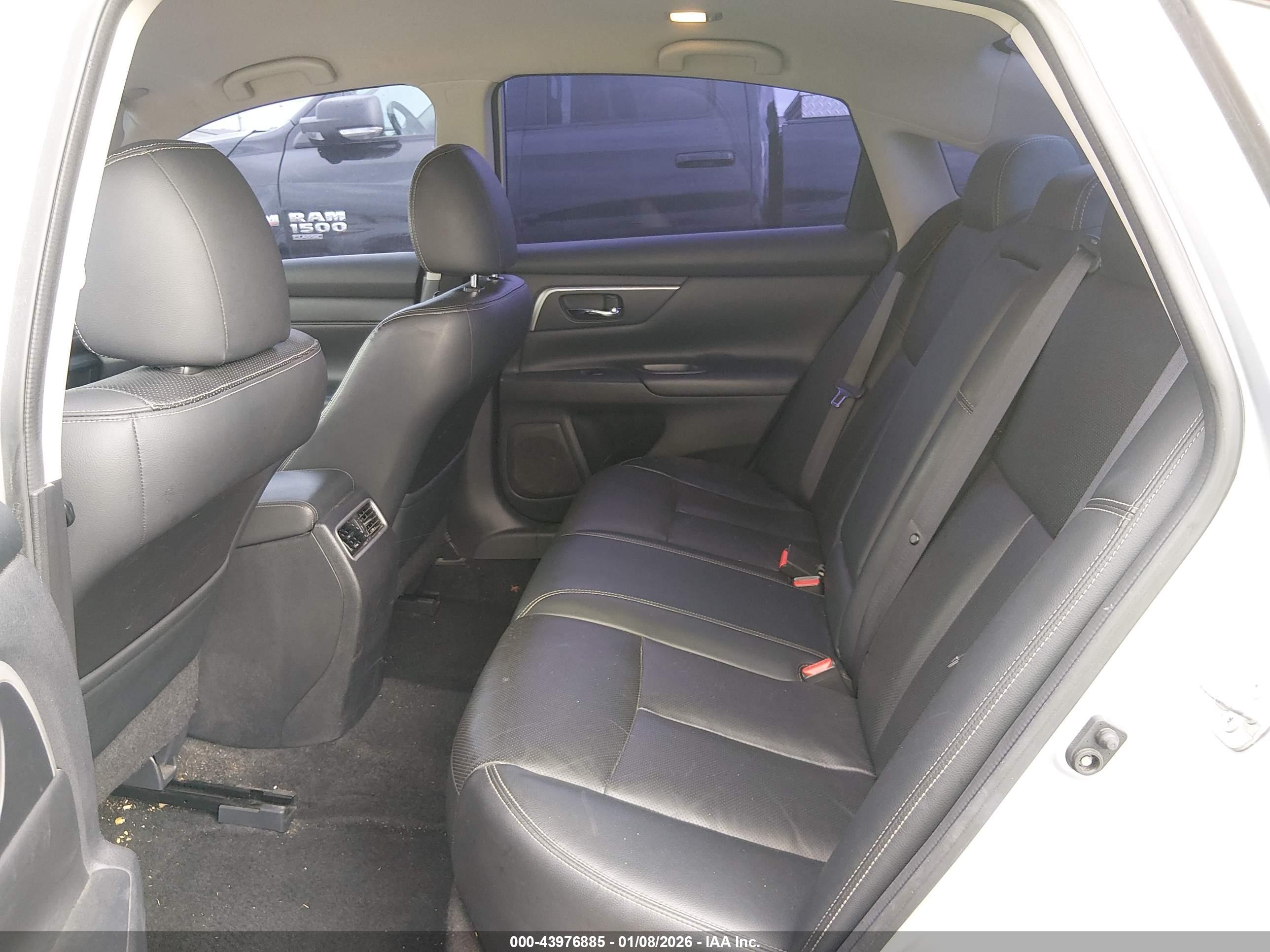 NISSAN ALTIMA image 8