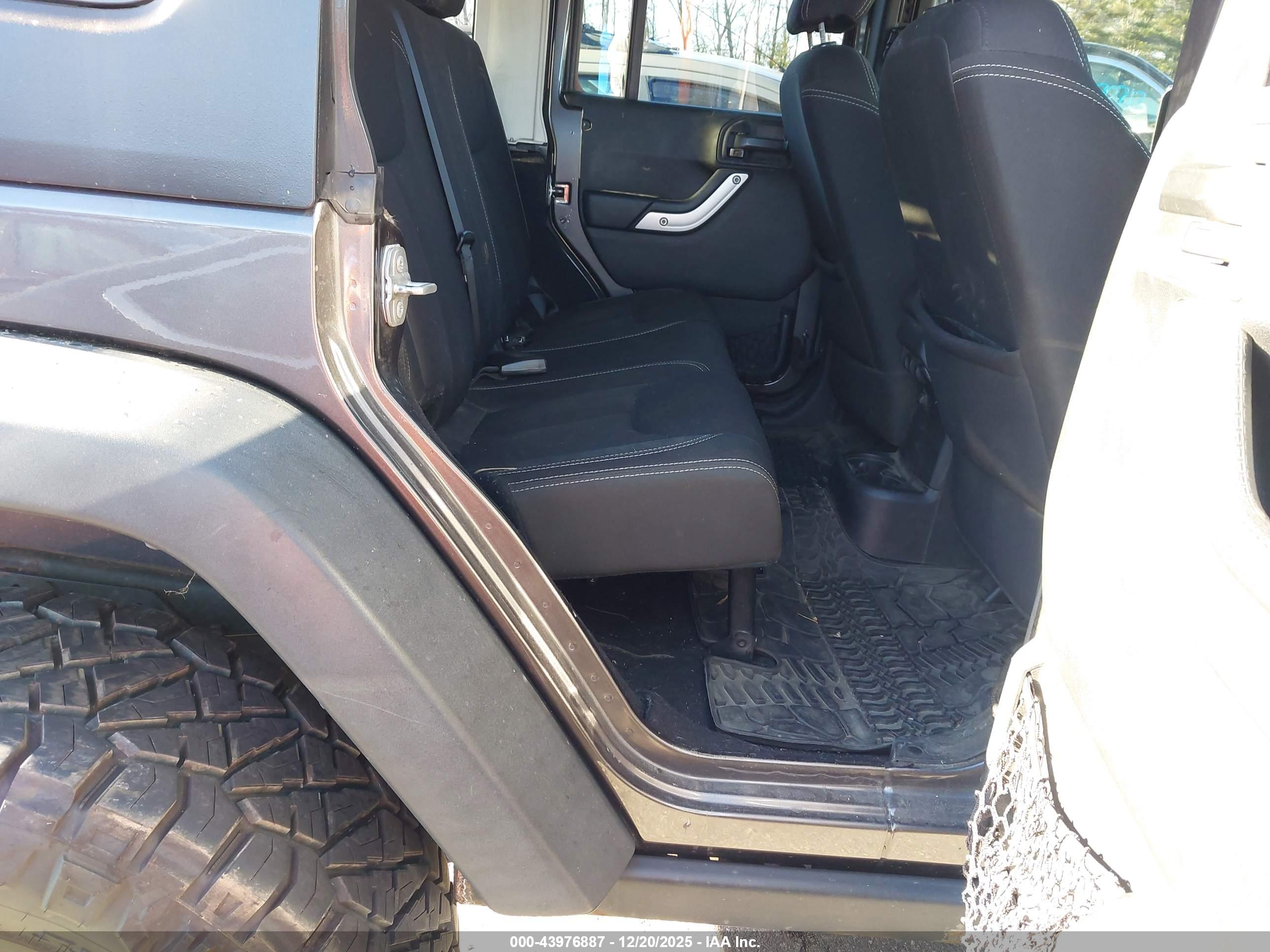 JEEP WRANGLER image 8