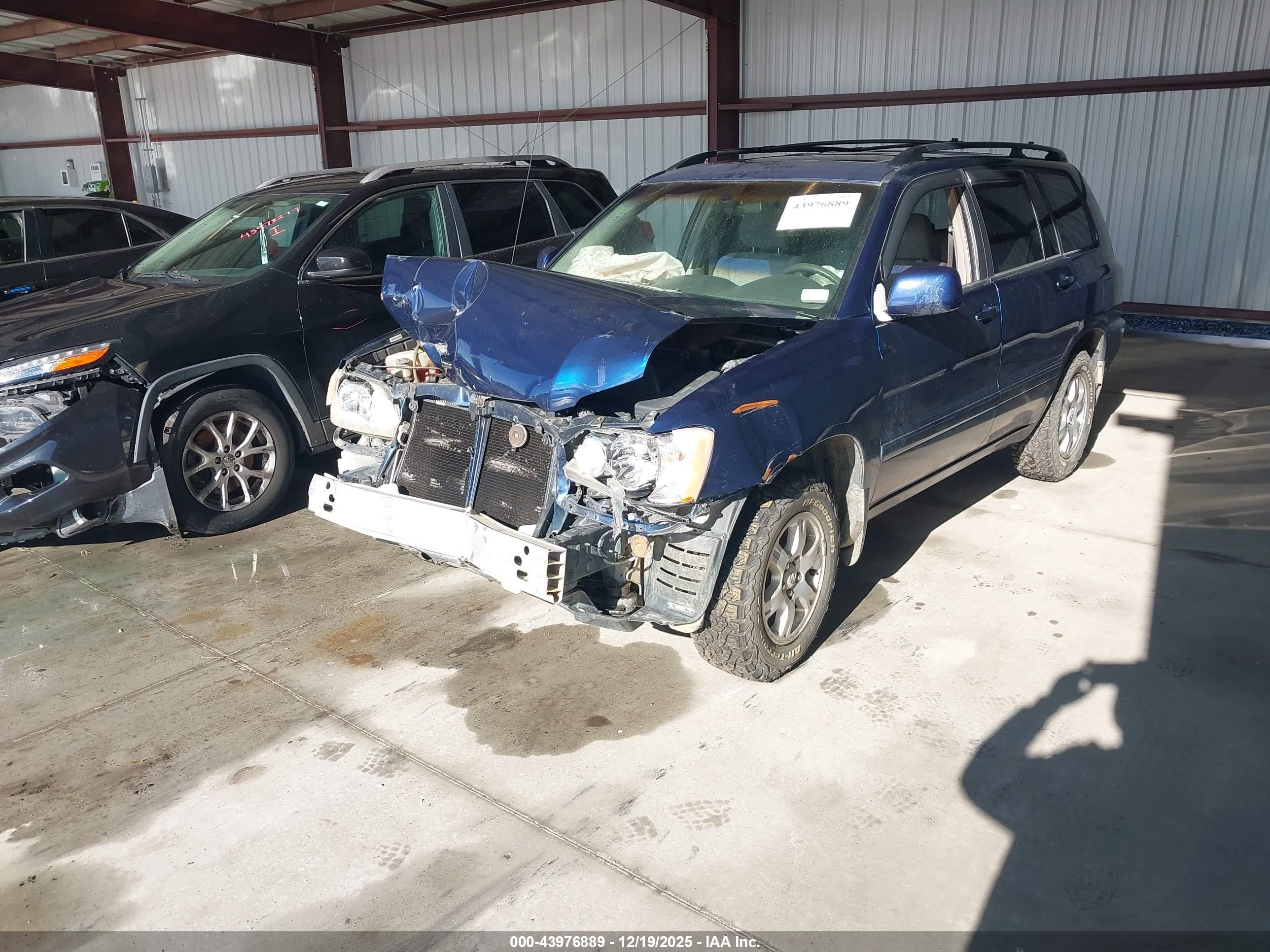 TOYOTA HIGHLANDER image 2