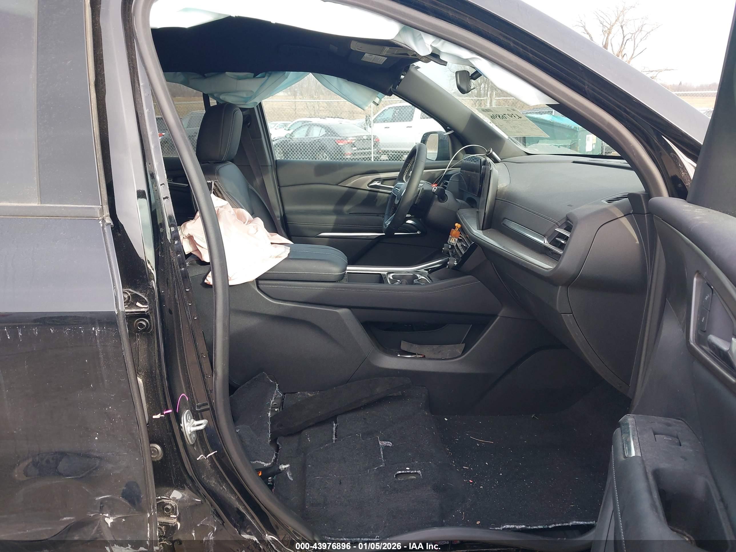 CHEVROLET TRAVERSE image 5