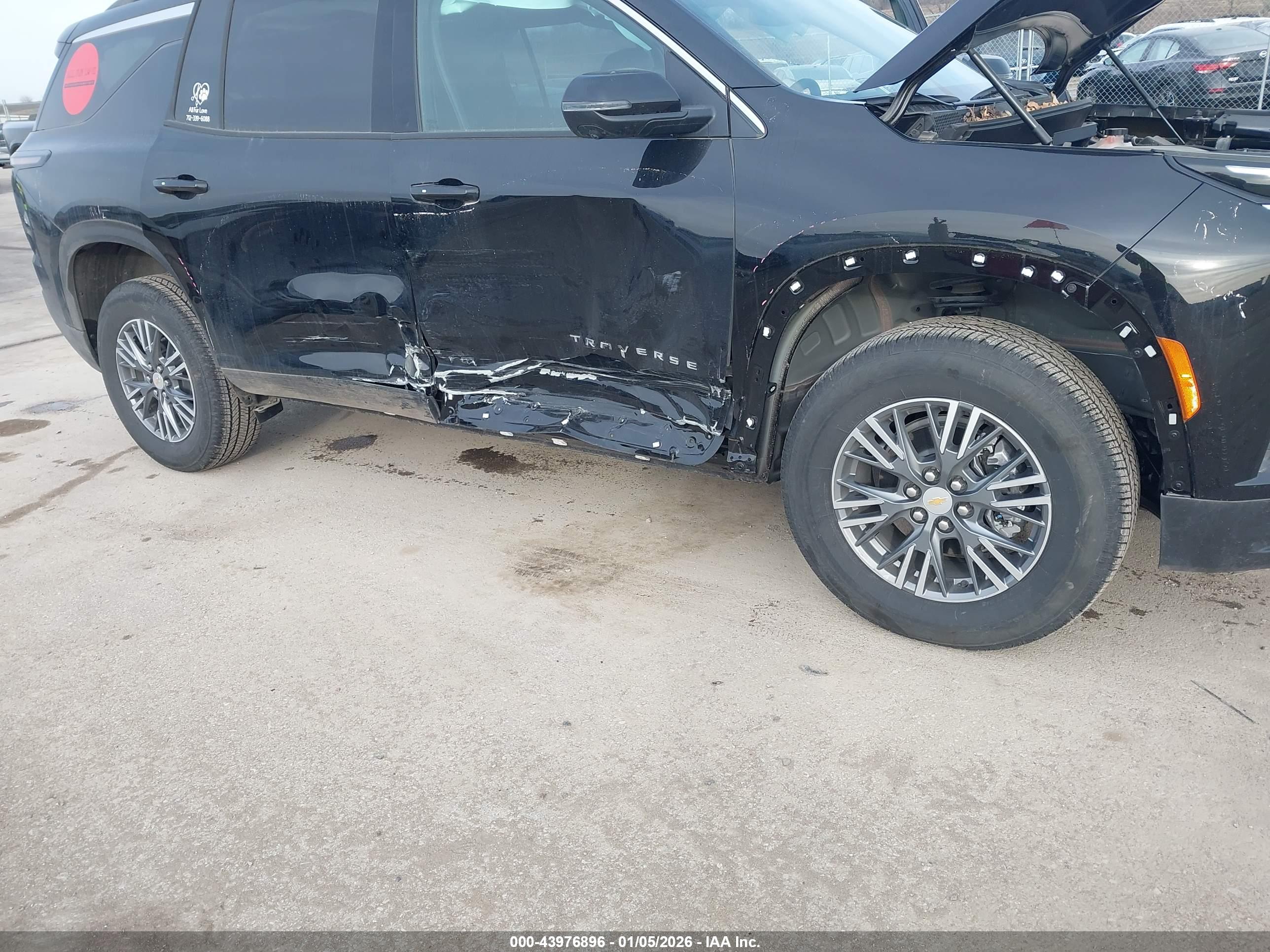 CHEVROLET TRAVERSE image 6
