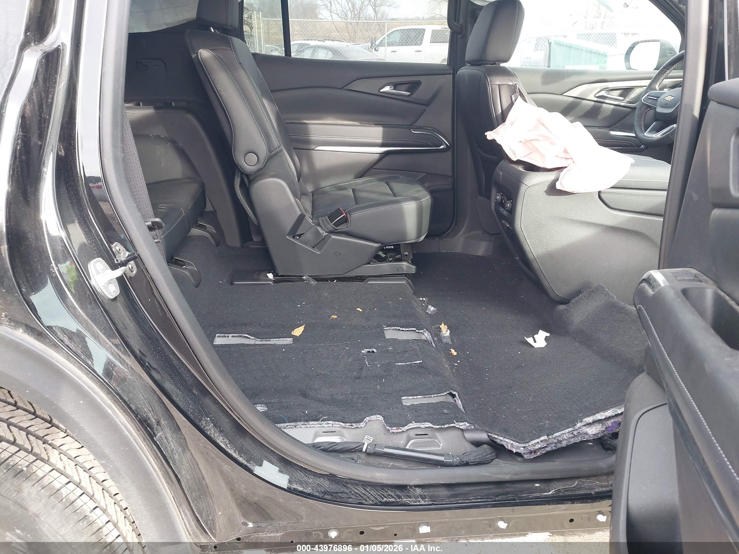 CHEVROLET TRAVERSE image 8